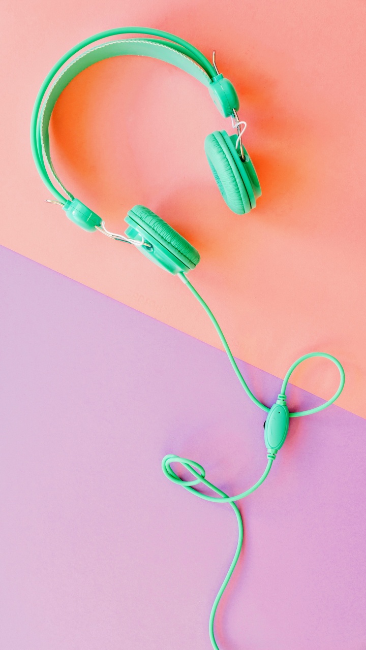 Обои звуковое оборудование, ухо, гаджет, розовый, палец в разрешении 720x1280