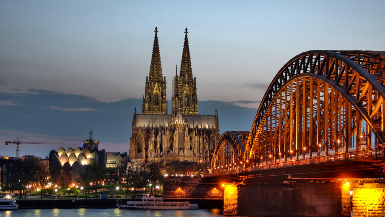 Обои KlnTriangle, Отель Саина, ориентир, мост, реки в разрешении 1280x720