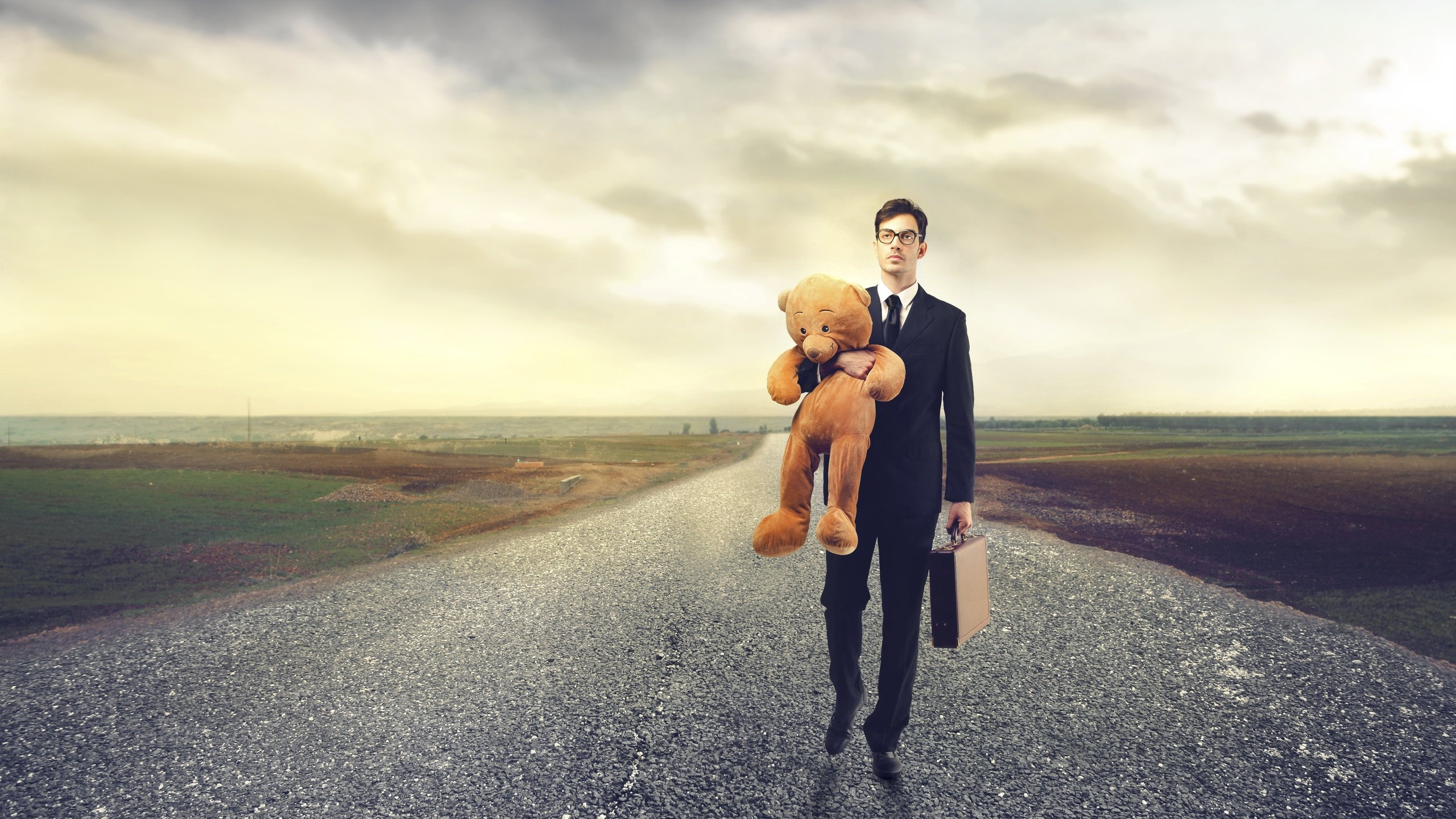 Обои мужчина, роман, облако, забава, Fhrungskraft в разрешении 2560x1440