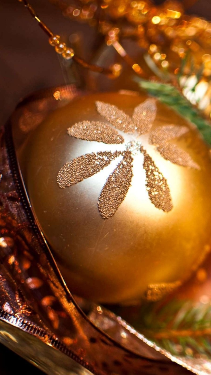 Обои Новый год, Рождественский день, Рождественские украшения, рождественский орнамент, праздник в разрешении 720x1280