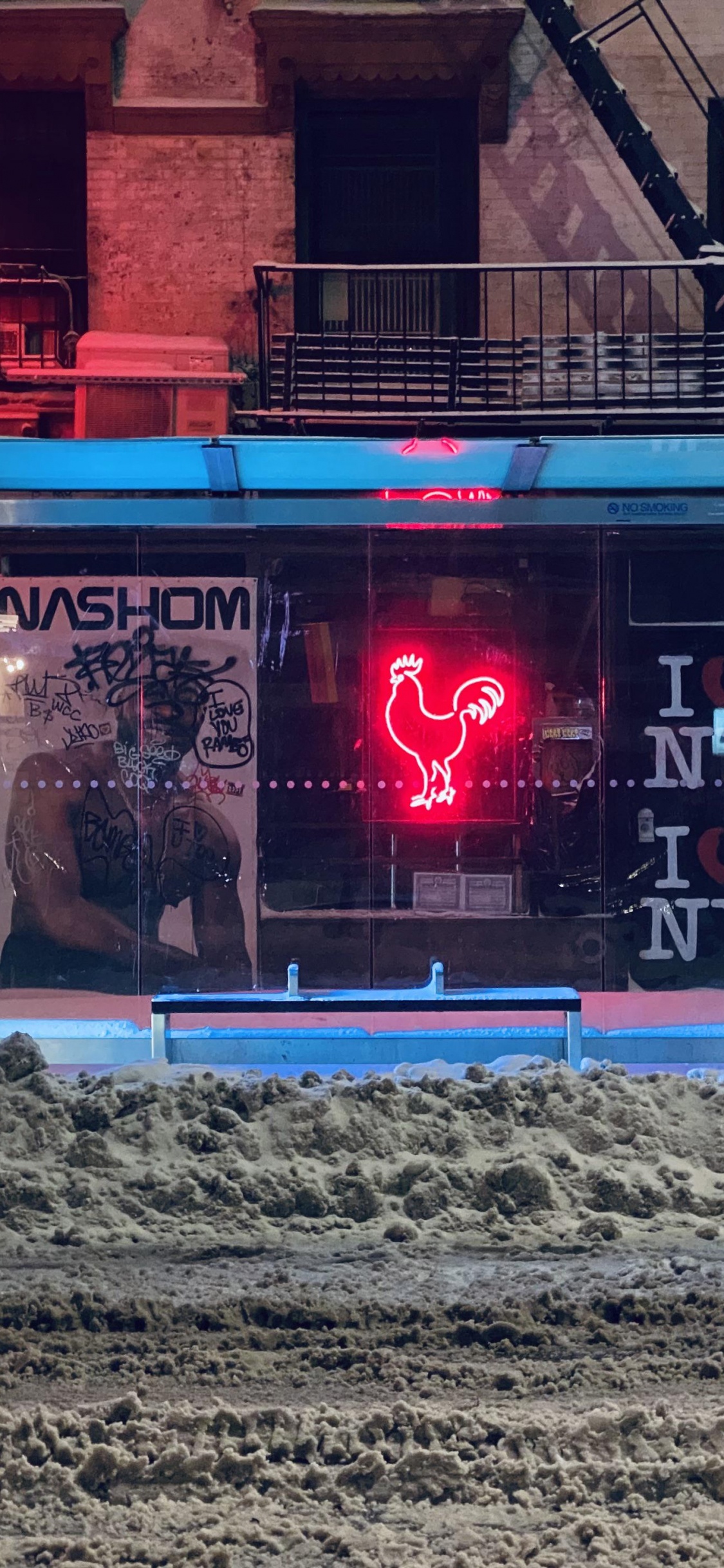 Обои город, окно, общественное место, здание, газ в разрешении 1125x2436