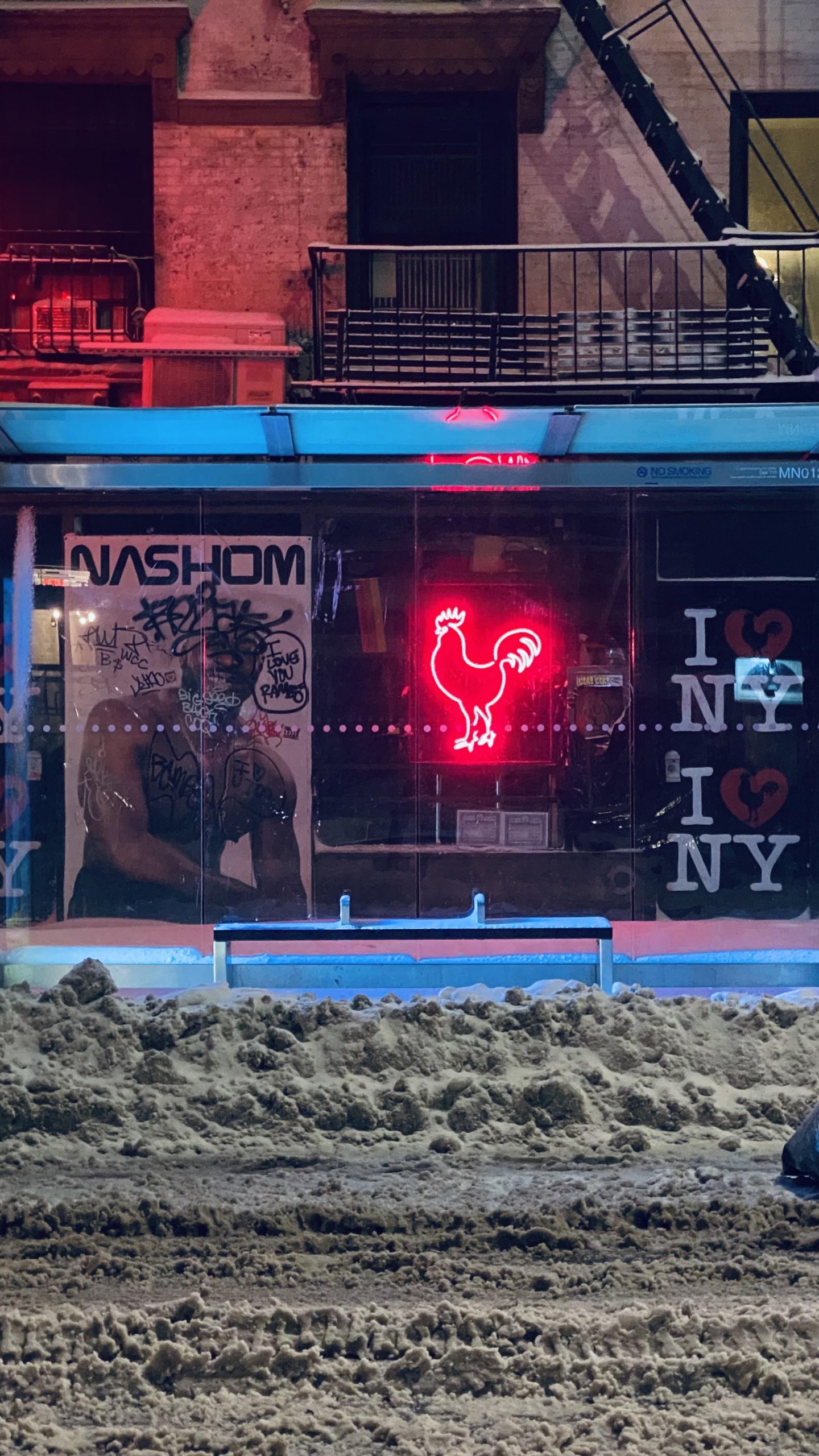 Обои город, окно, общественное место, здание, газ в разрешении 1440x2560