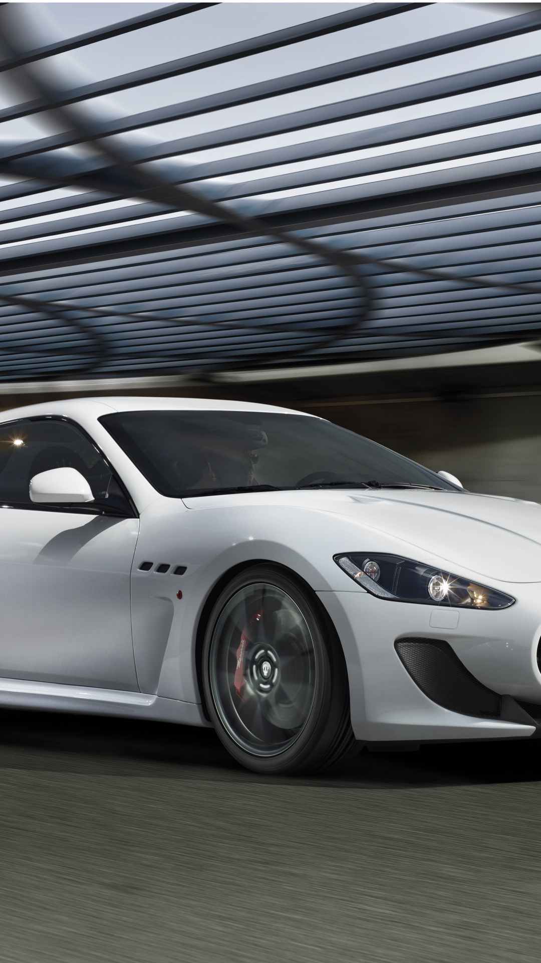 Обои Мазерати, авто, Прекрасная Мазерати МС дорожными, maserati granturismo, суперкар в разрешении 1080x1920