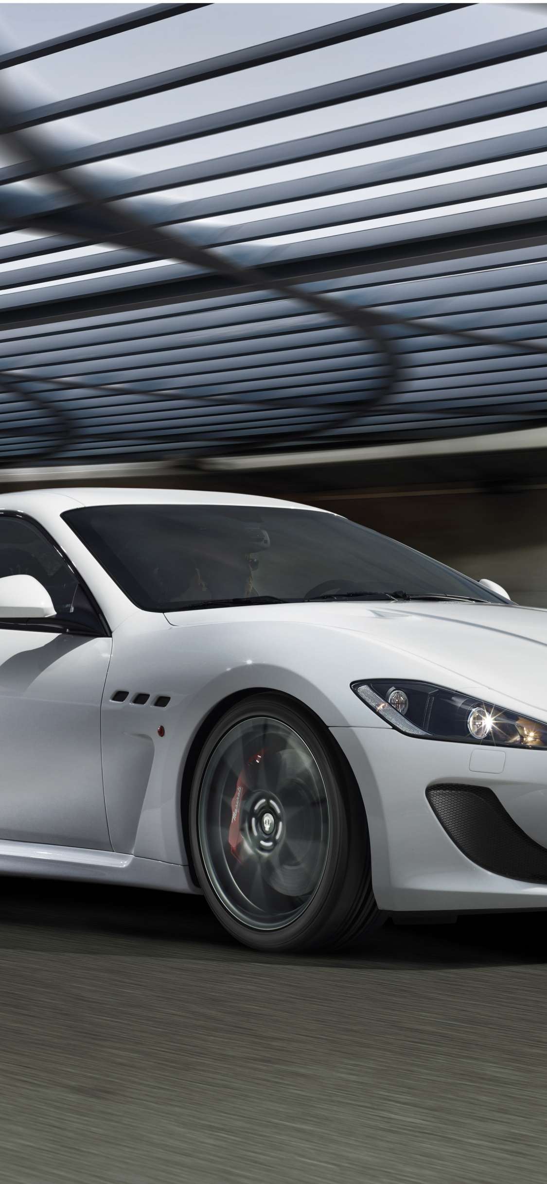 Обои Мазерати, авто, Прекрасная Мазерати МС дорожными, maserati granturismo, суперкар в разрешении 1125x2436