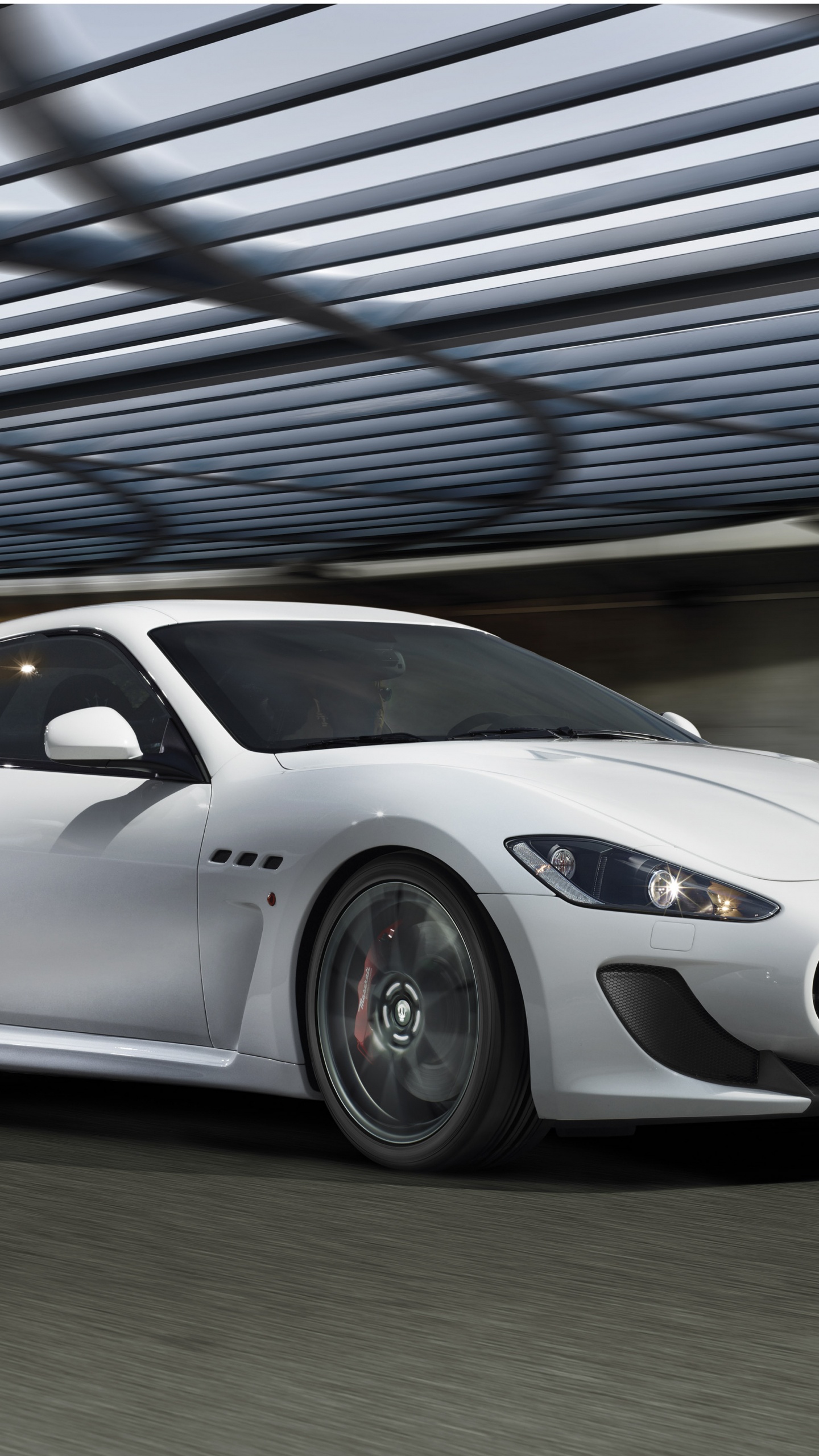 Обои Мазерати, авто, Прекрасная Мазерати МС дорожными, maserati granturismo, суперкар в разрешении 1440x2560