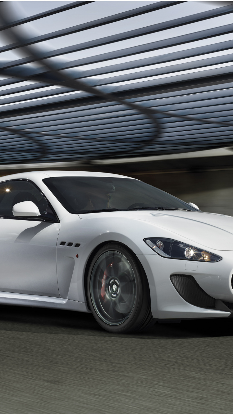 Обои Мазерати, авто, Прекрасная Мазерати МС дорожными, maserati granturismo, суперкар в разрешении 750x1334