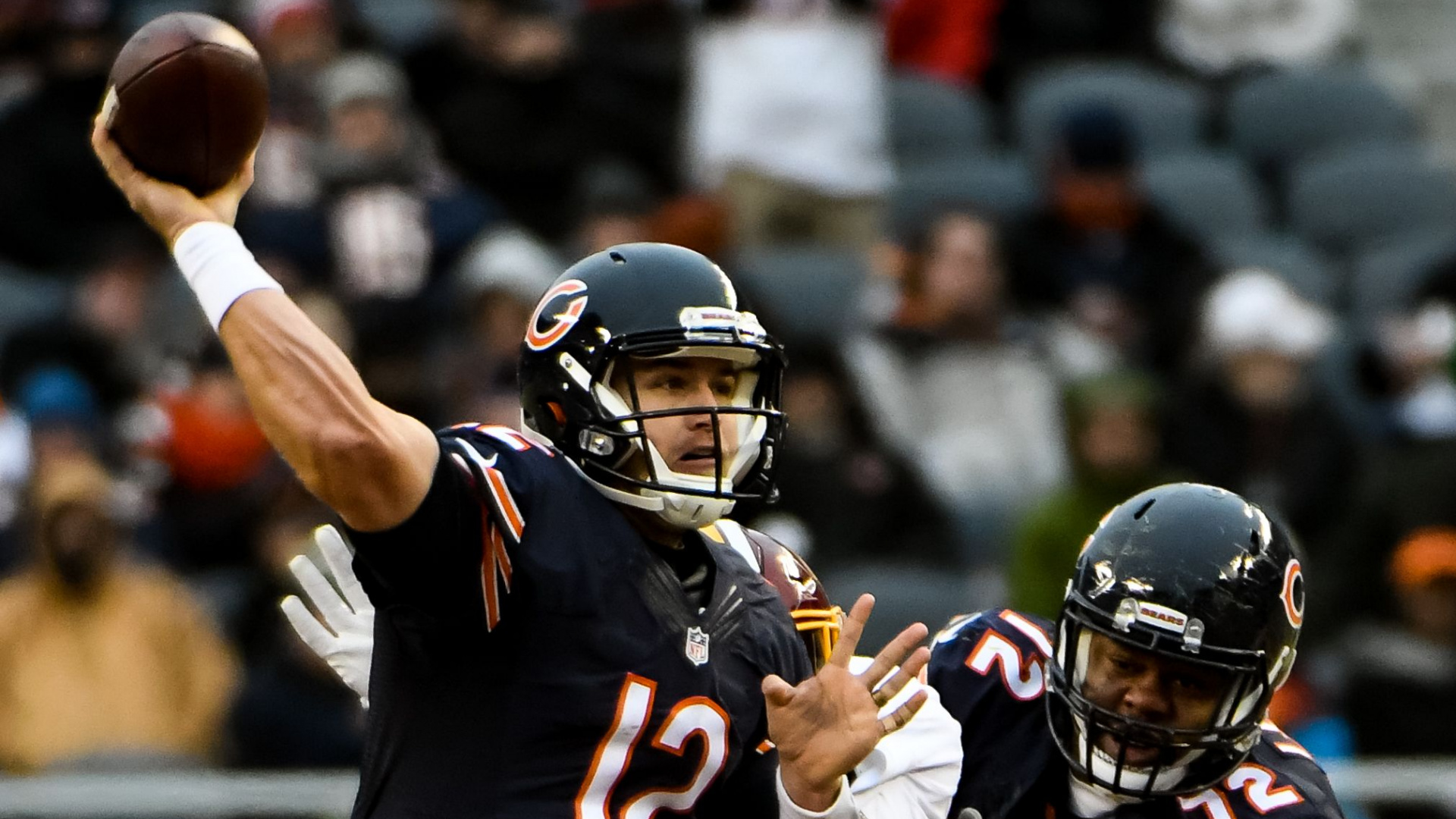 Обои канадский футбол, футбольный шлем, шлем, футбольное поле футбол, американский футбол в разрешении 1920x1080