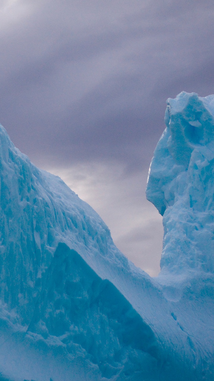 Обои айсберг, облако, лазурный, гора, полярные льды в разрешении 720x1280