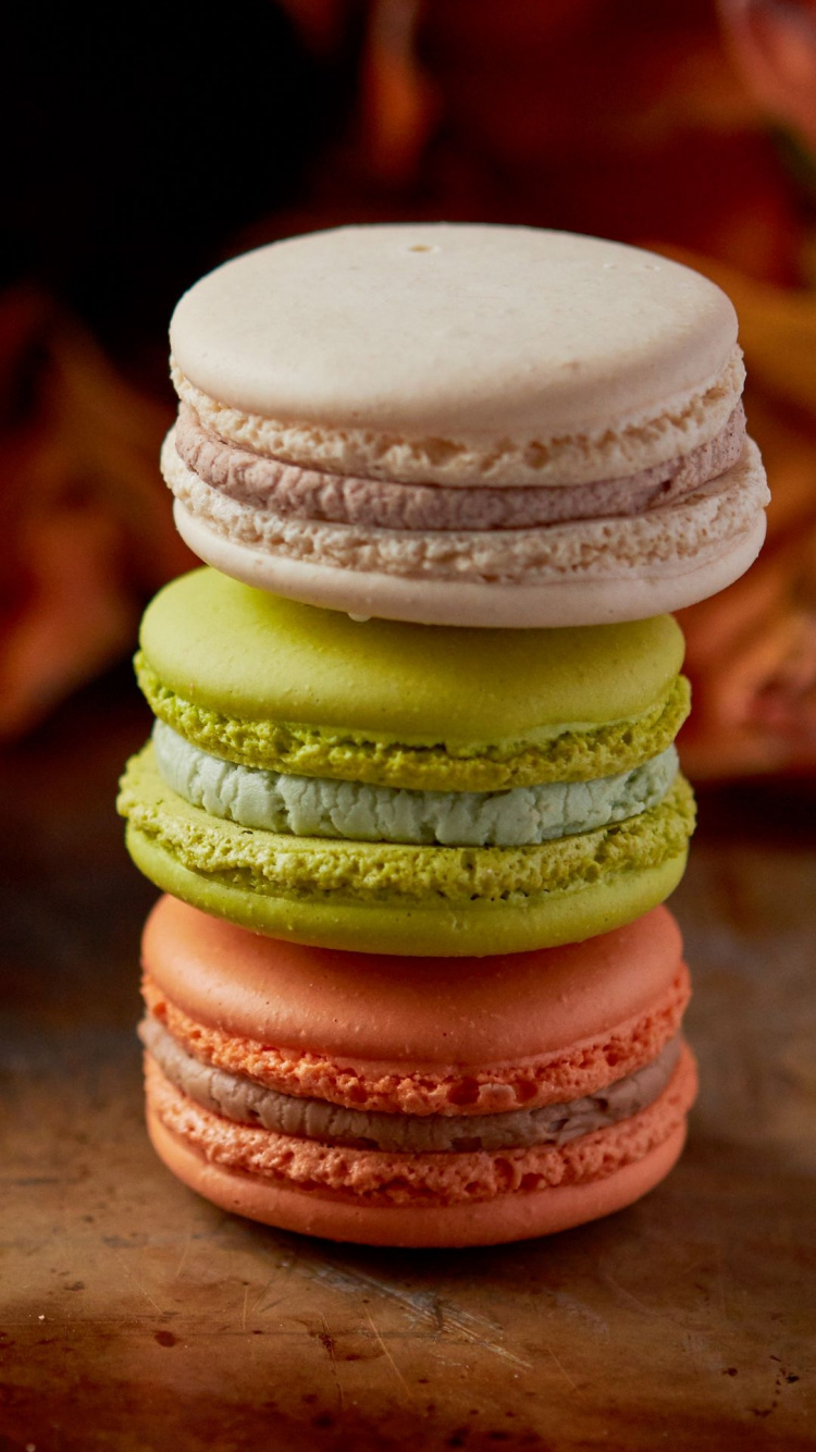 Обои десертный торт, макарон, миндальный бисквит, цветочное печенье, пища в разрешении 750x1334