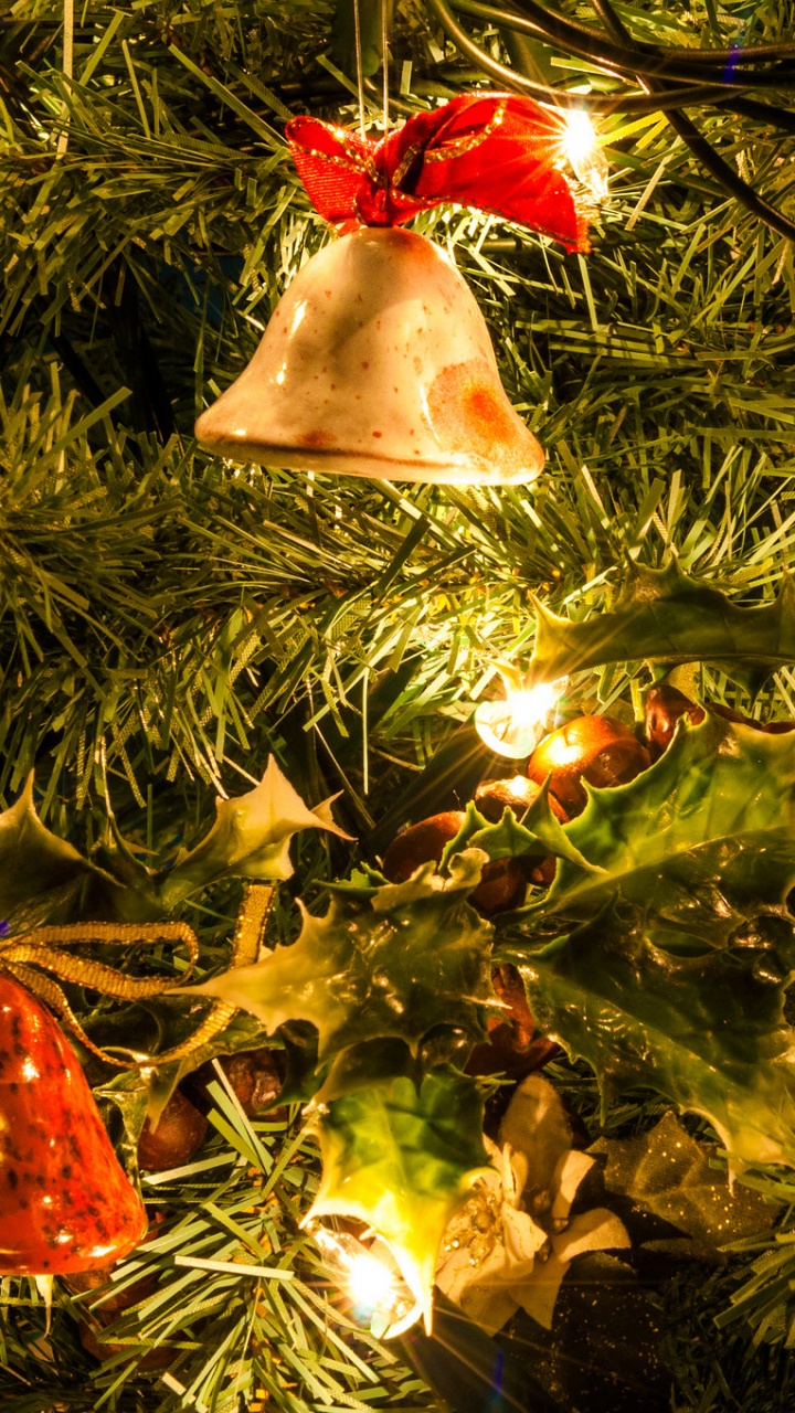 Обои рождественский орнамент, елка, Рождественские огни, Рождественский день, праздник в разрешении 720x1280