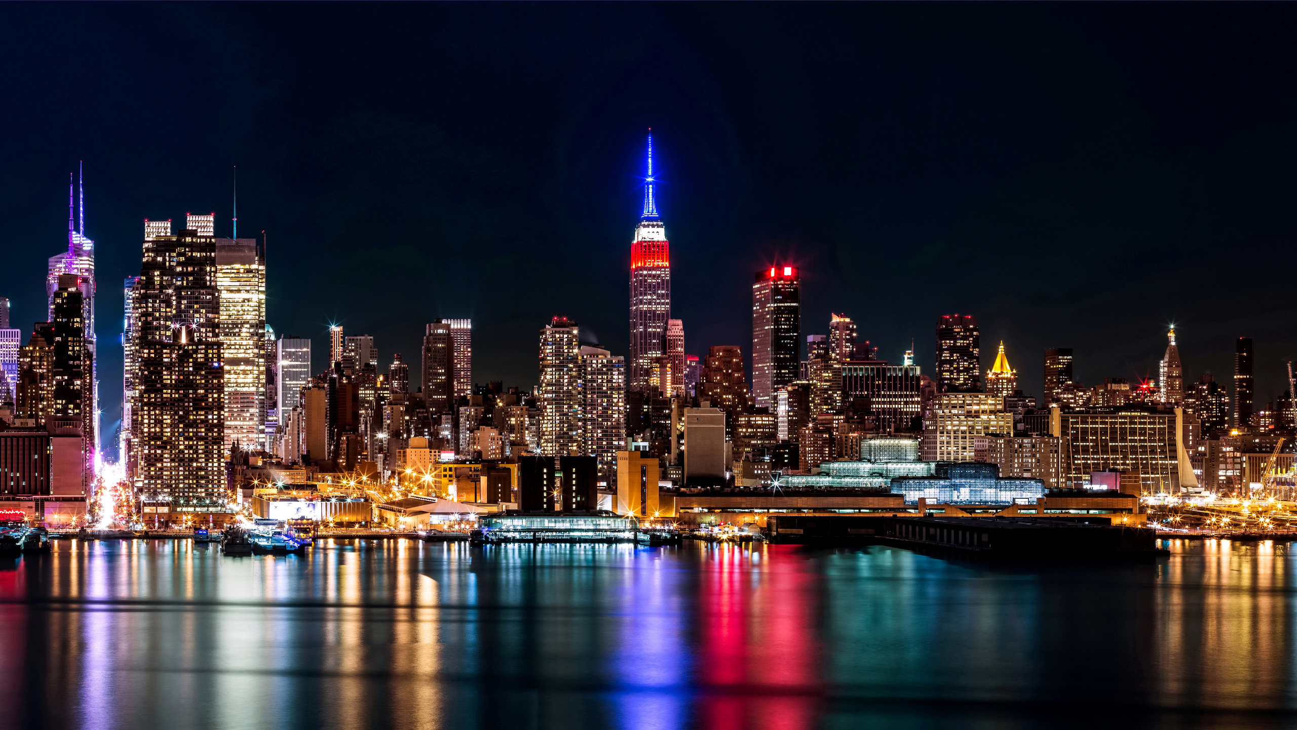 Обои городской пейзаж, город, ночь, линия горизонта, метрополия в разрешении 2560x1440