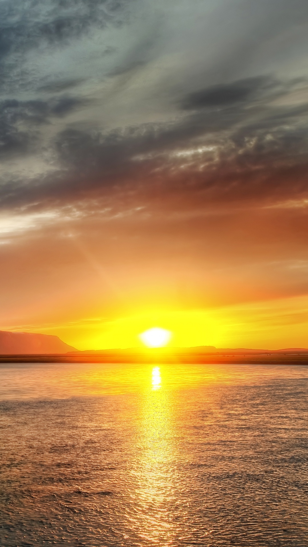 Обои закат, восход солнца, горизонт, послесвечение, облако в разрешении 1080x1920