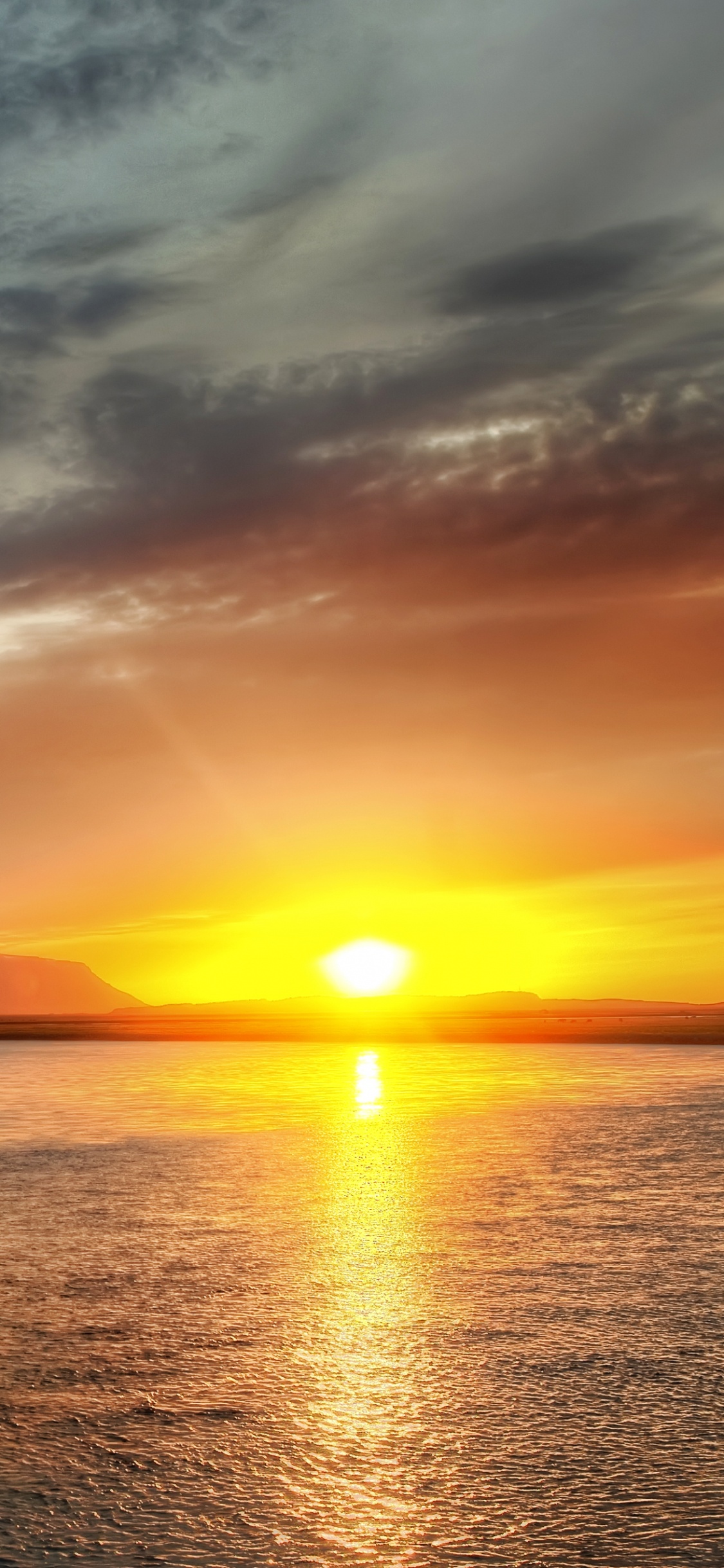 Обои закат, восход солнца, горизонт, послесвечение, облако в разрешении 1125x2436