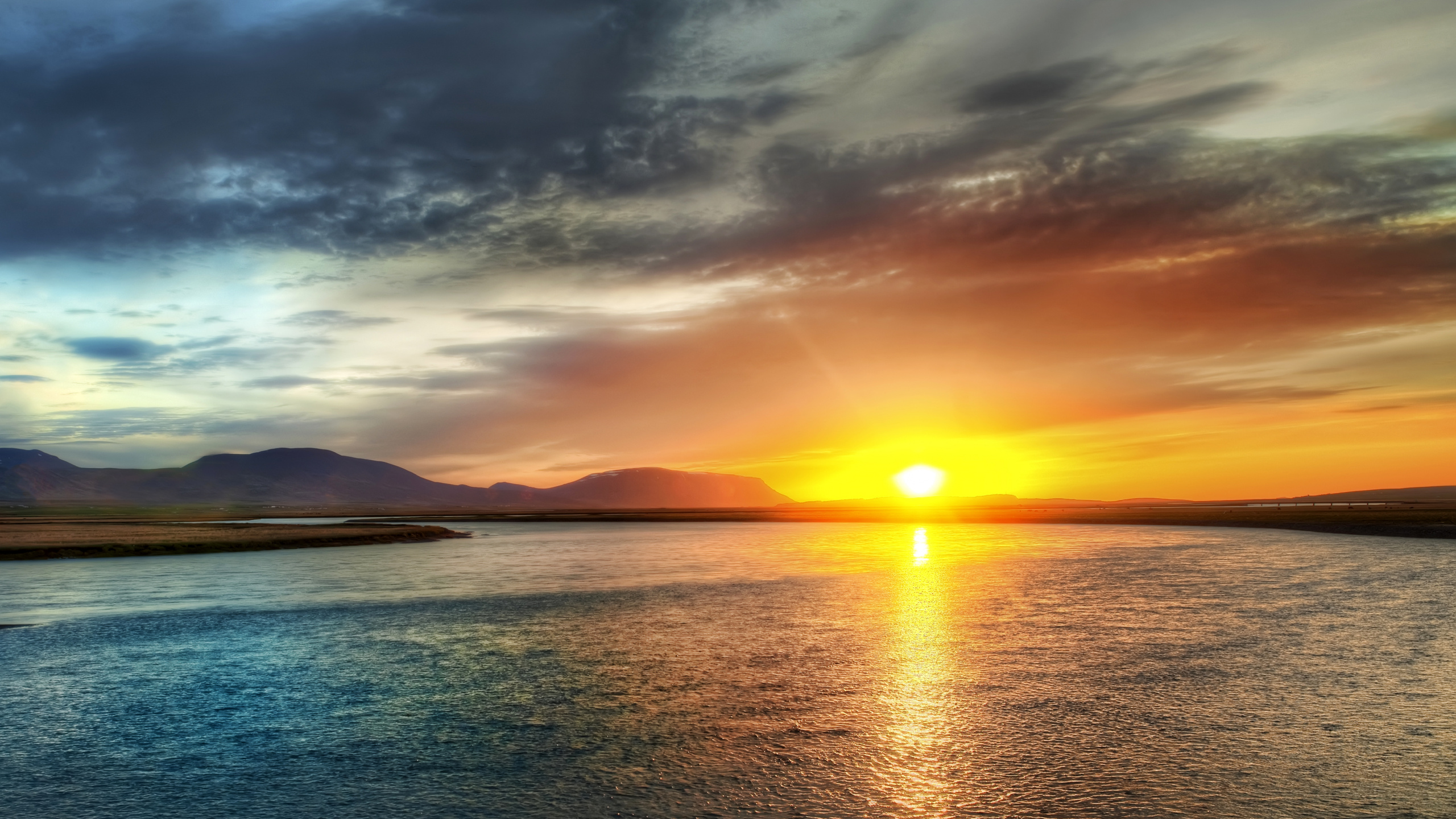 Обои закат, восход солнца, горизонт, послесвечение, облако в разрешении 2560x1440