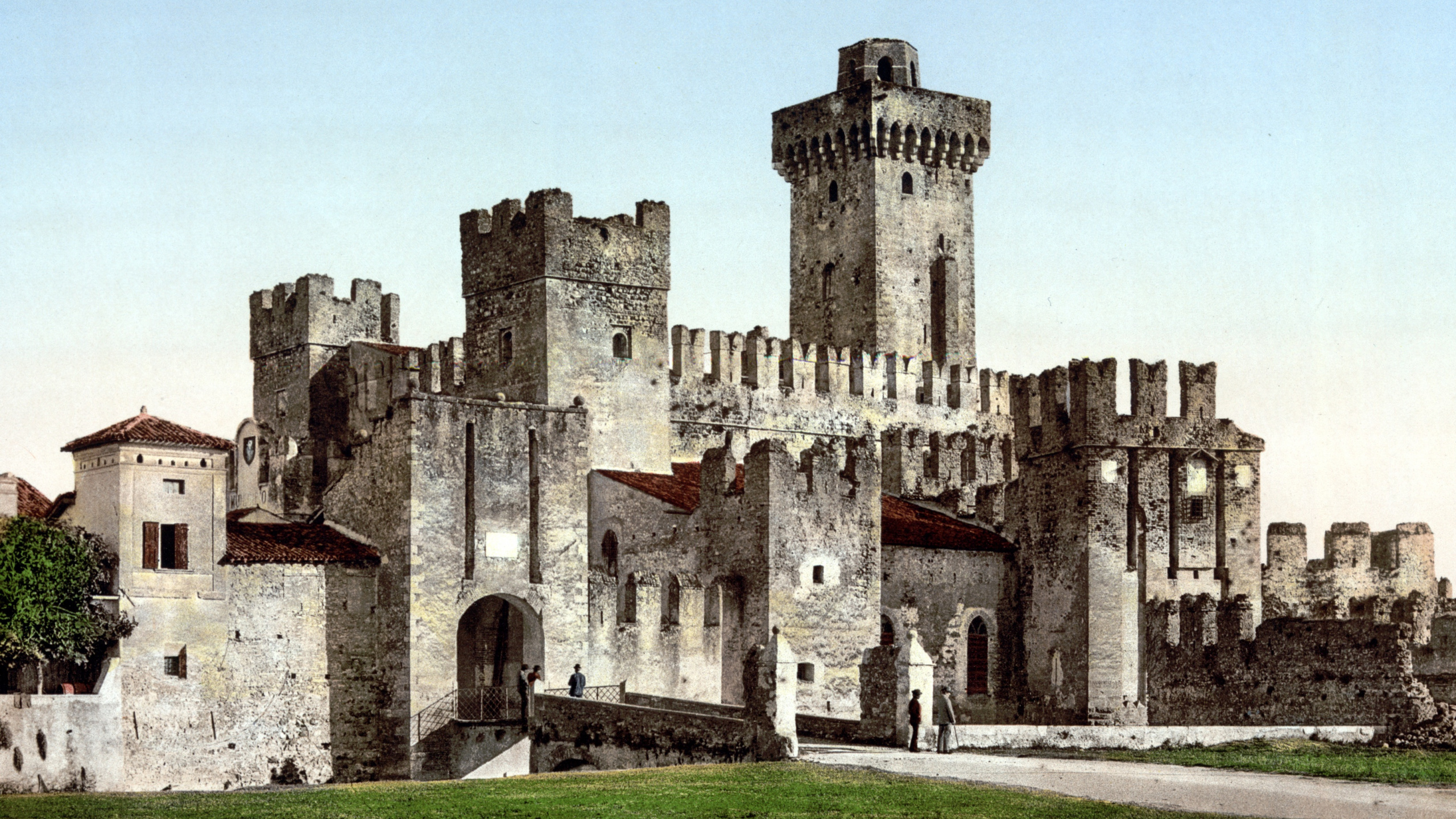 Обои Замок Скалигеров, озеро Гарда, замок, фортификация, Скалигер в разрешении 2560x1440