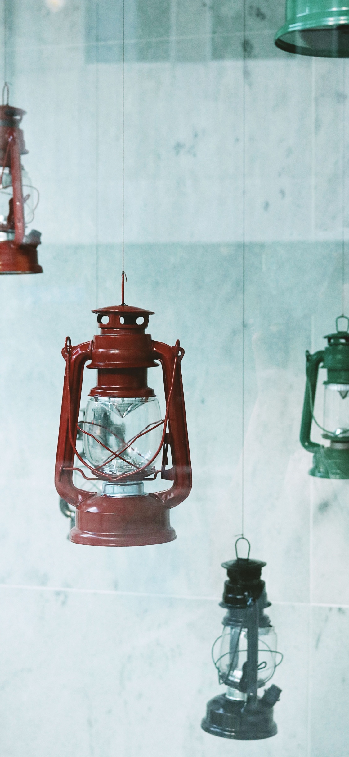 Обои фонарь, свеча, Лампа, масляная Лампа, стекло в разрешении 1125x2436