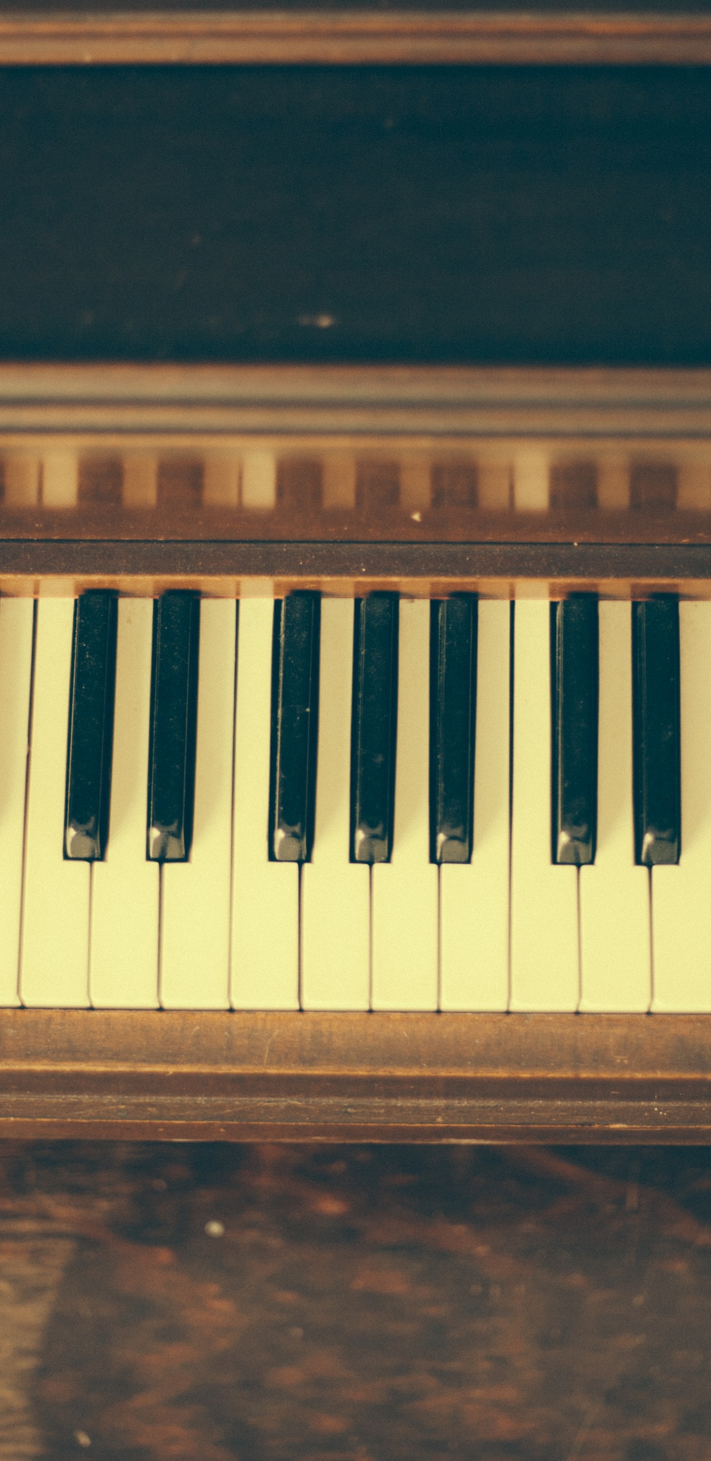 Обои фортепьяно, клавиатура, синтезатор, ключ, музыкальный инструмент в разрешении 1440x2960