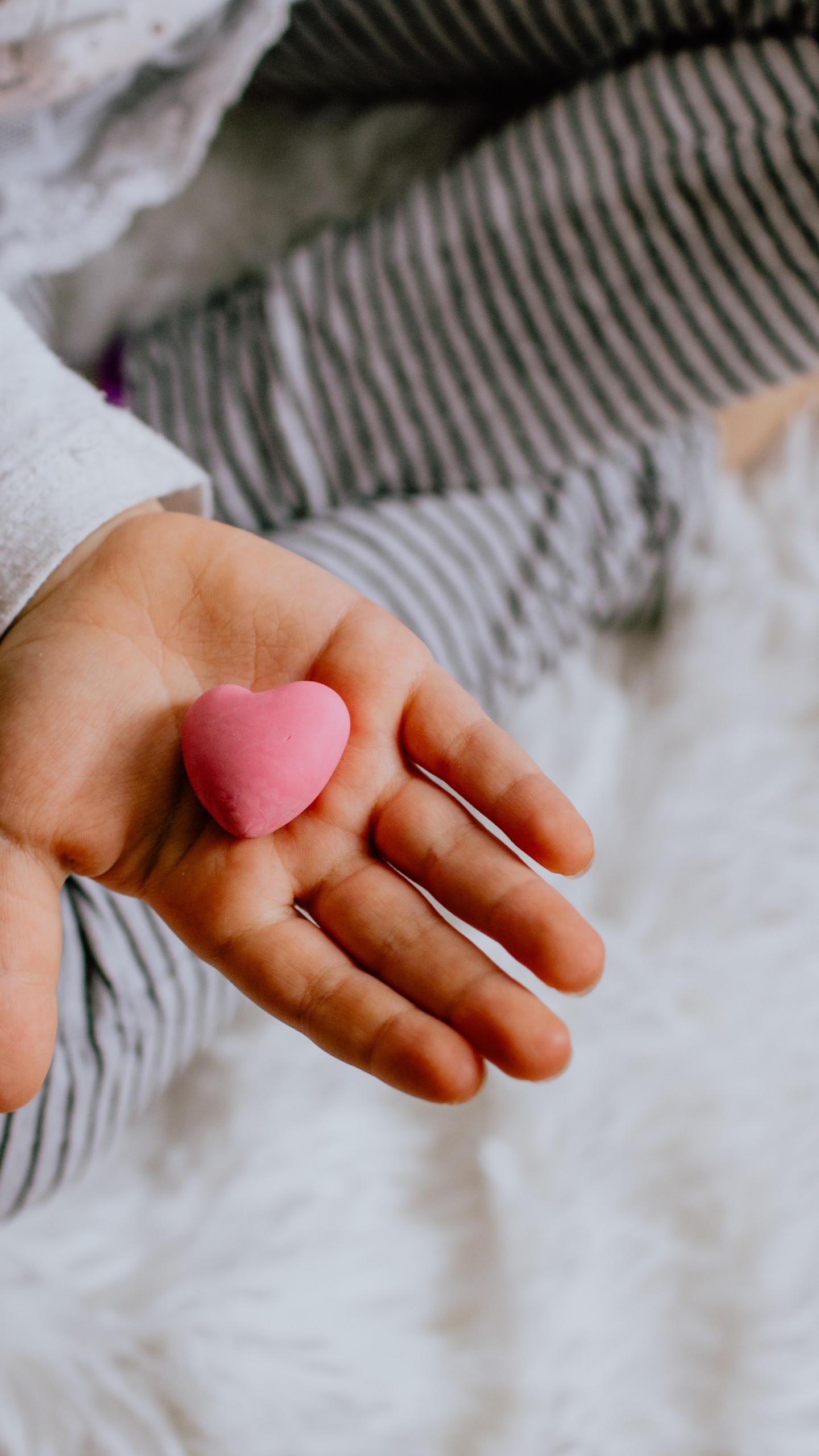 Обои нога, опыт, рука, мех, бизнес в разрешении 1440x2560