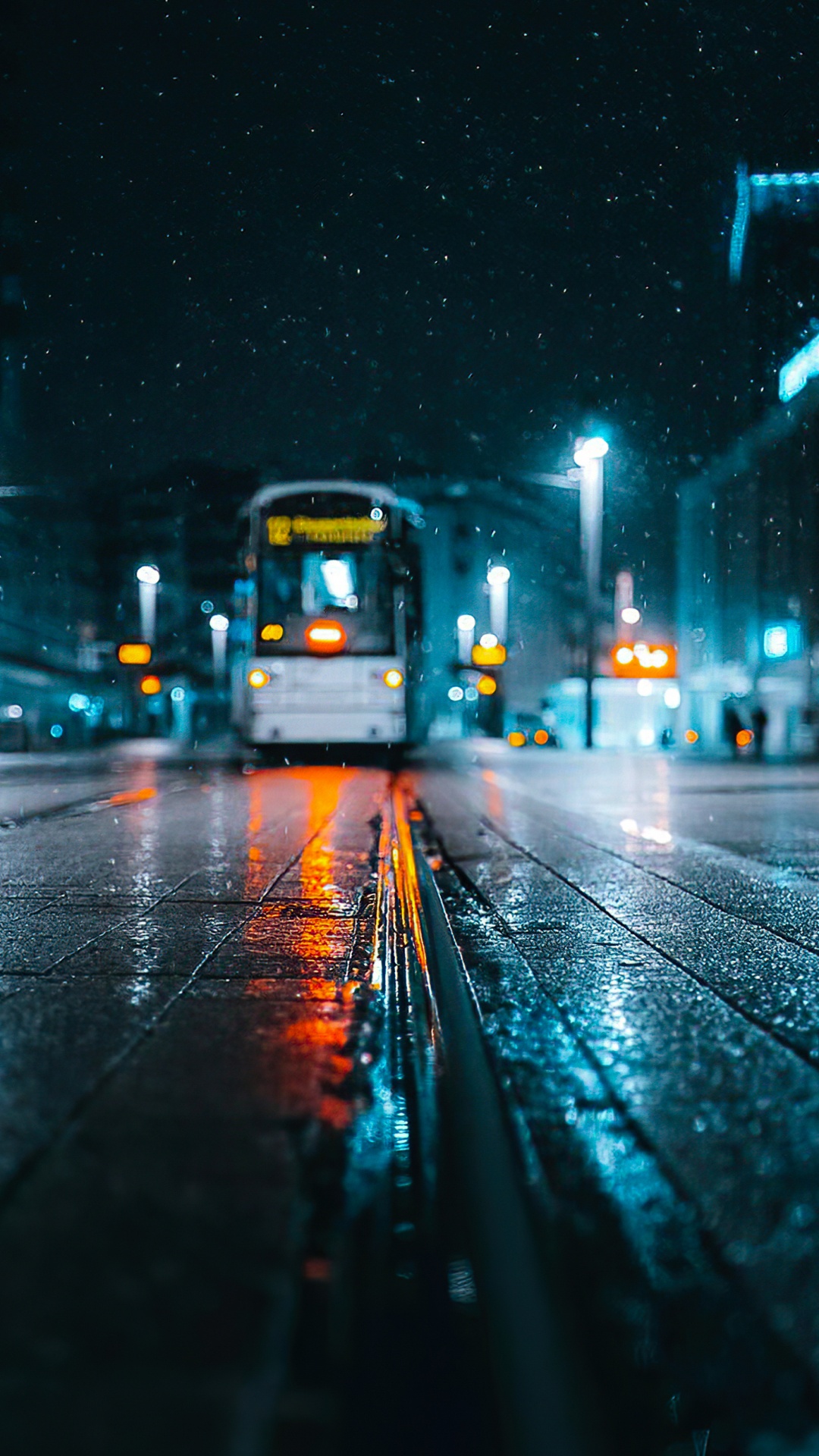 Обои отражение, автомобильное освещение, синий, инфраструктура, асфальт в разрешении 1080x1920