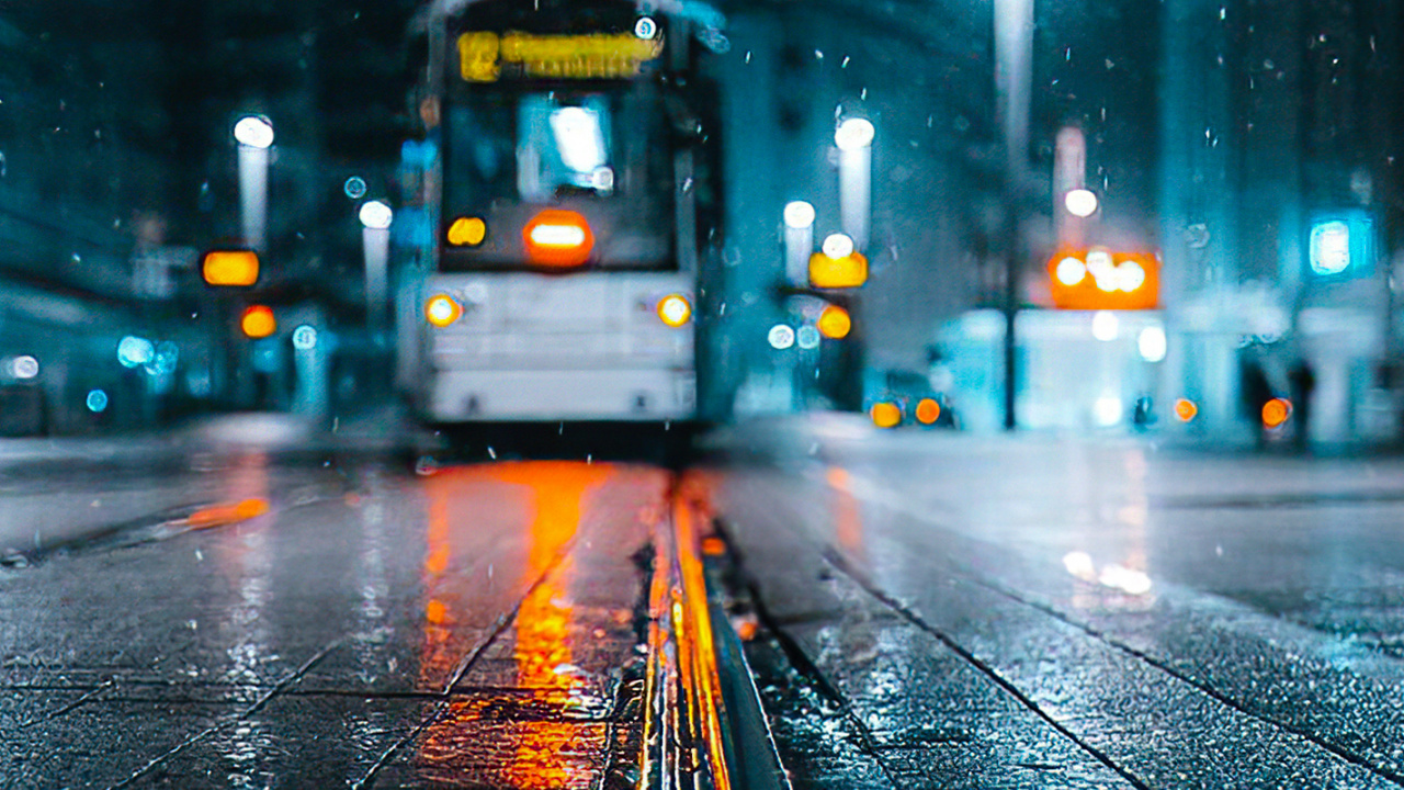 Обои отражение, автомобильное освещение, синий, инфраструктура, асфальт в разрешении 1280x720