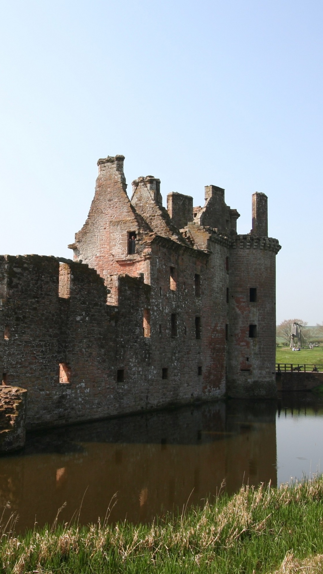 Обои Виндзорский замок, замок, водный замок, ров, фортификация в разрешении 1080x1920