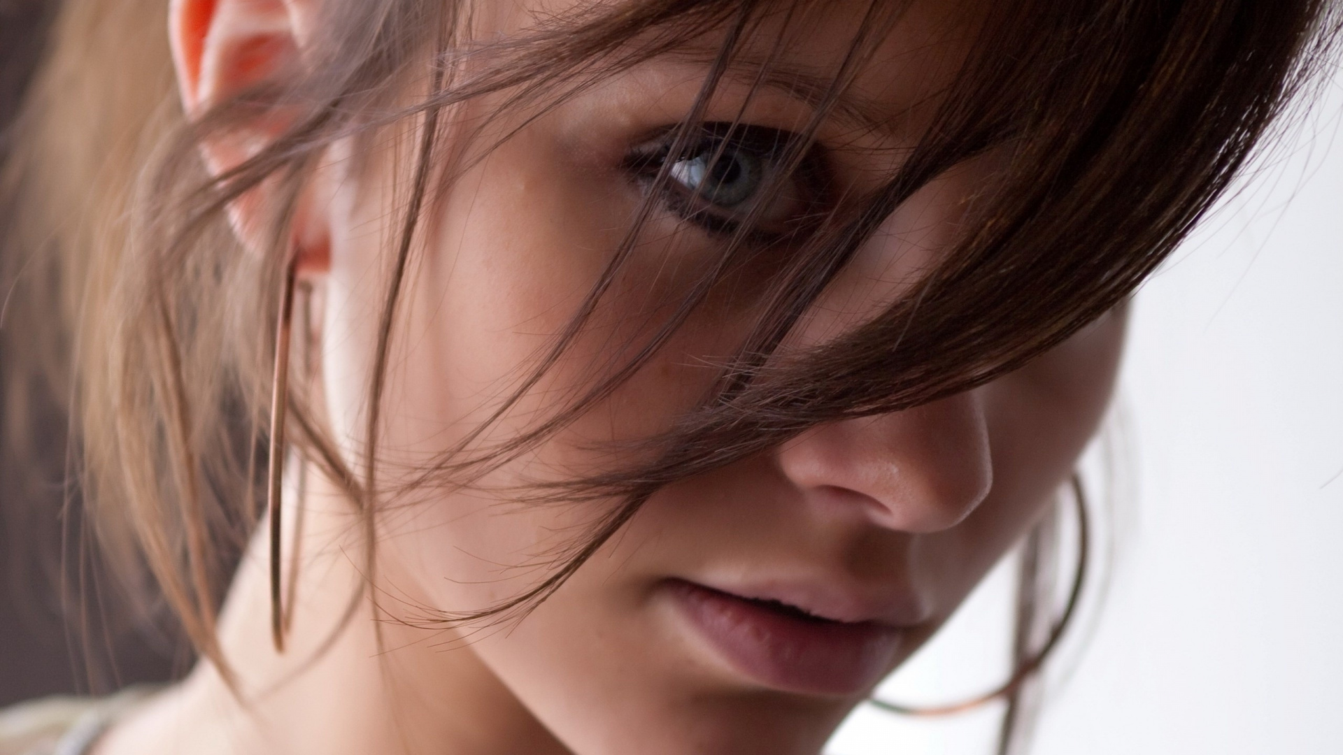 Обои волосы, бровь, подбородок, нос, красота в разрешении 1920x1080