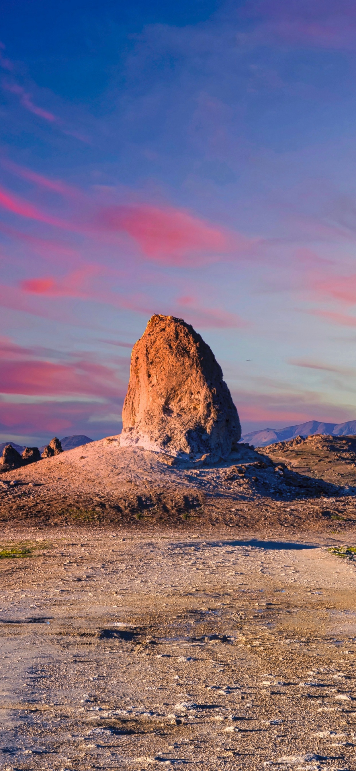 Обои Троны Пиннаклс, облако, природный ландшафт, растение, гора в разрешении 1242x2688