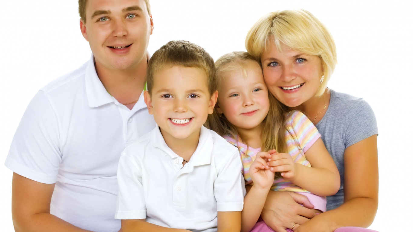 Обои люди, ребенок, забава, семья, счастье в разрешении 1366x768