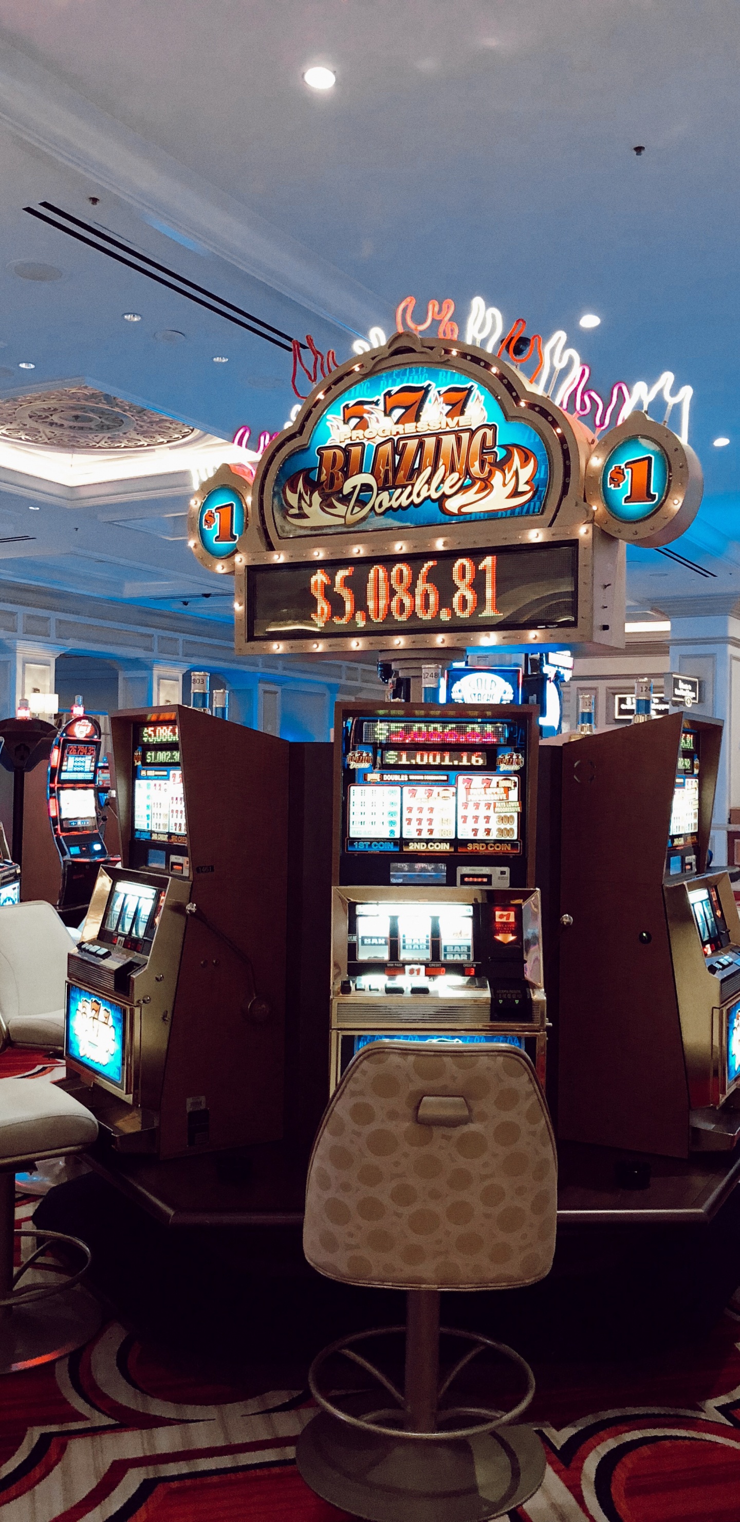 Обои Лас Вегас, США, казино, электронное устройство, игровой автомат в разрешении 1440x2960