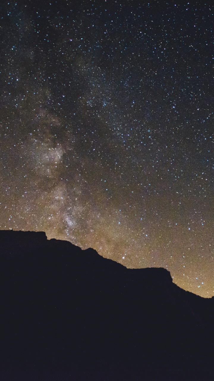 Обои ночь, звезда, гора, черный, астрономический объект в разрешении 720x1280