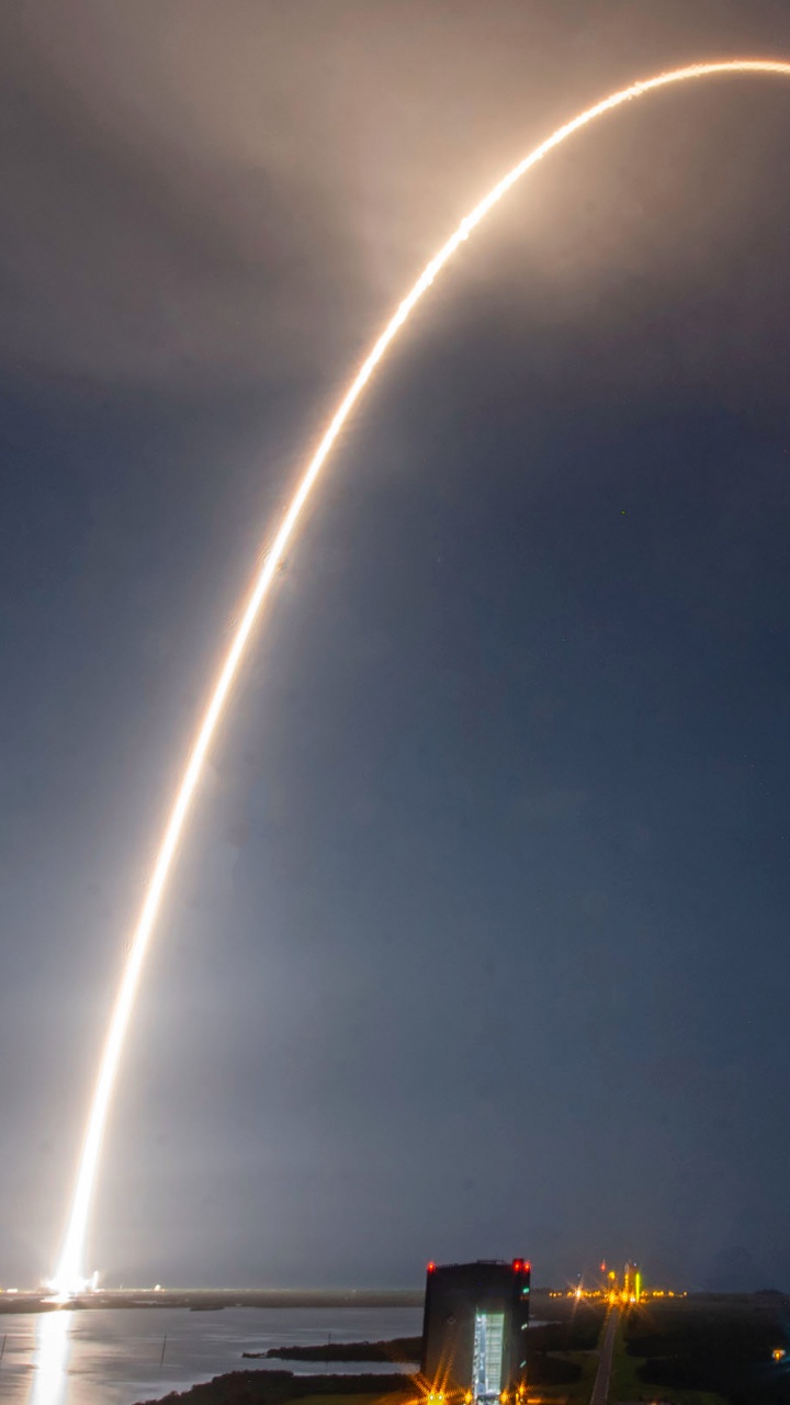 Обои SpaceX, космический экипаж-1, низкая земная орбита, экипаж дракона демо-2, Международная космическая станция в разрешении 720x1280