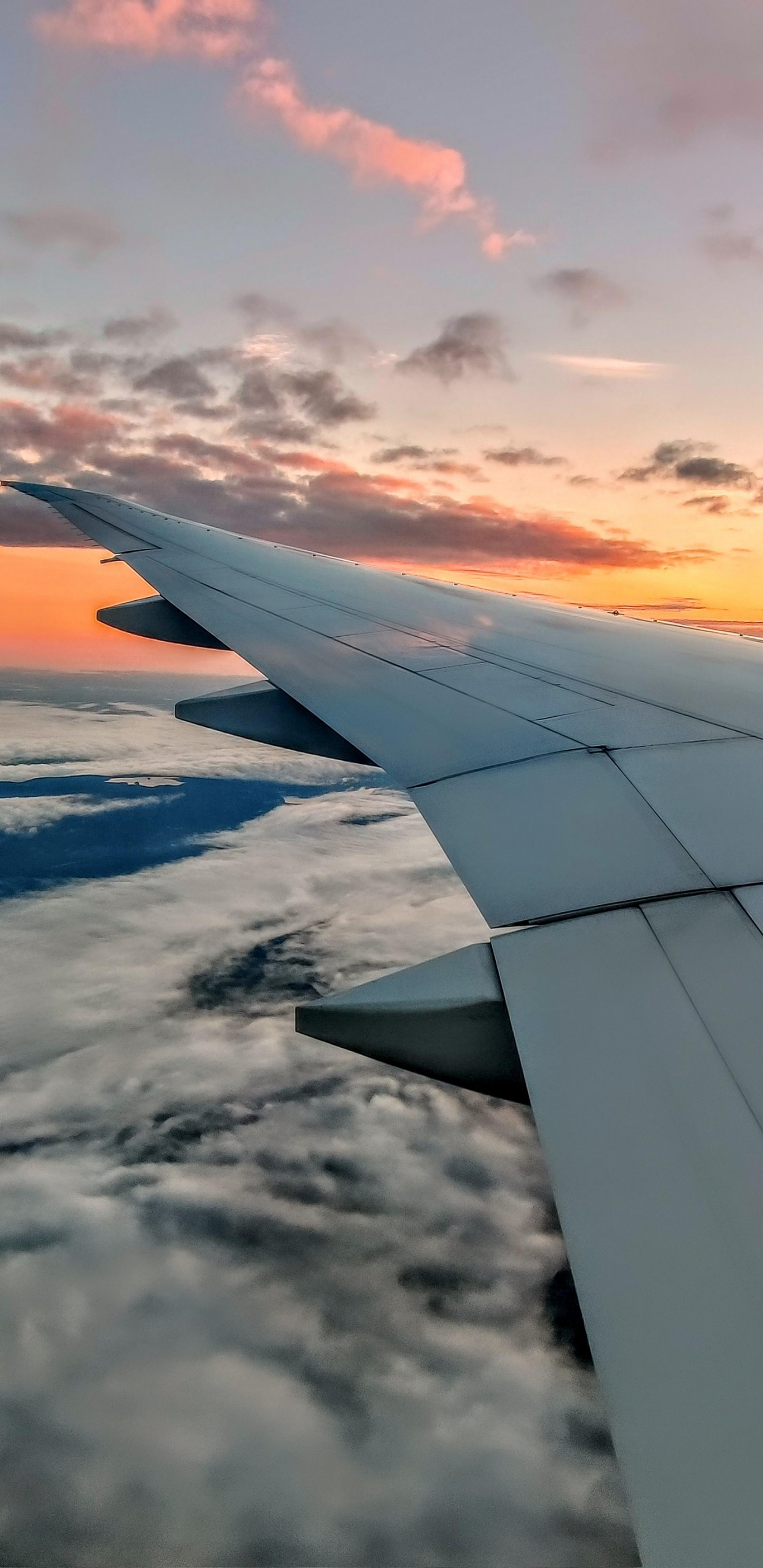 Обои просыпайся в небе, облако, атмосфера, солнечный свет, авиация в разрешении 1440x2960