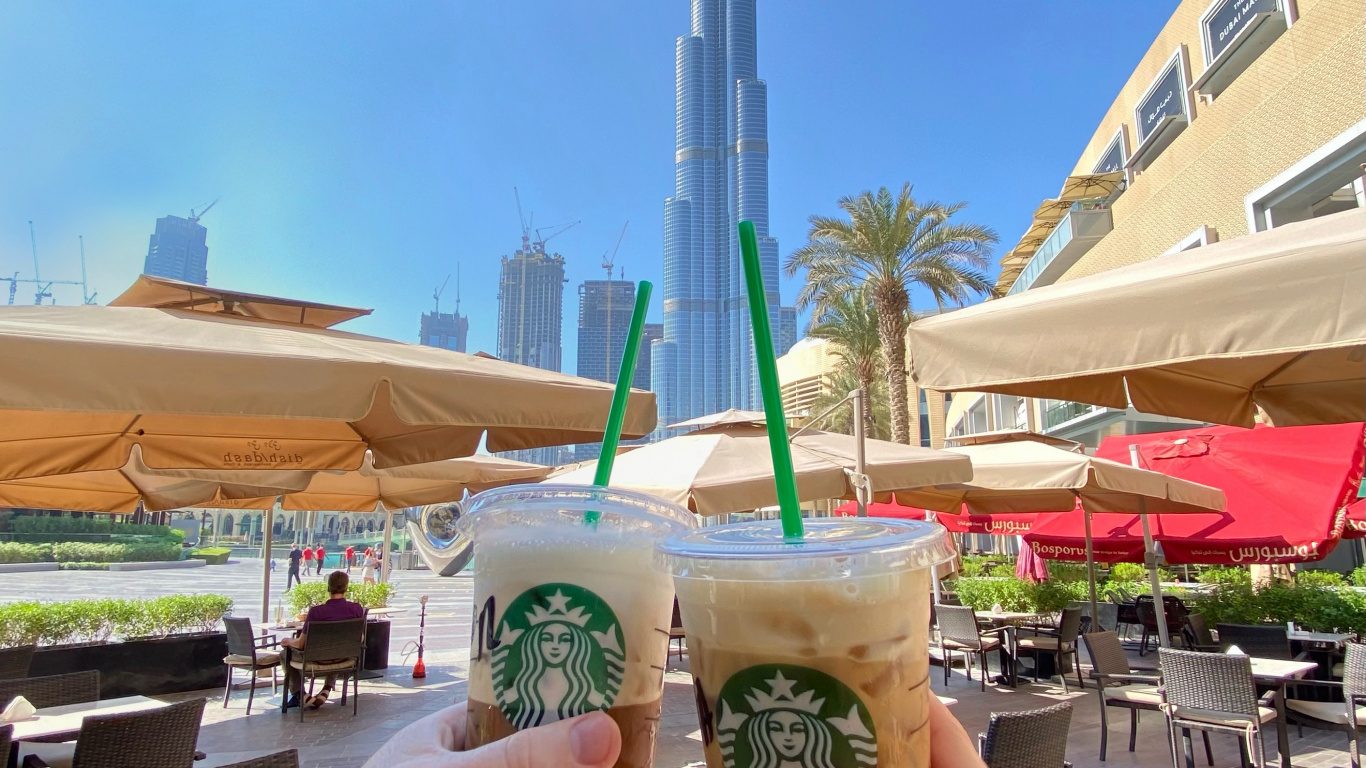 Обои Дубай, аэрокосмическая техника, уличная мебель, вышка, шпиль в разрешении 1366x768