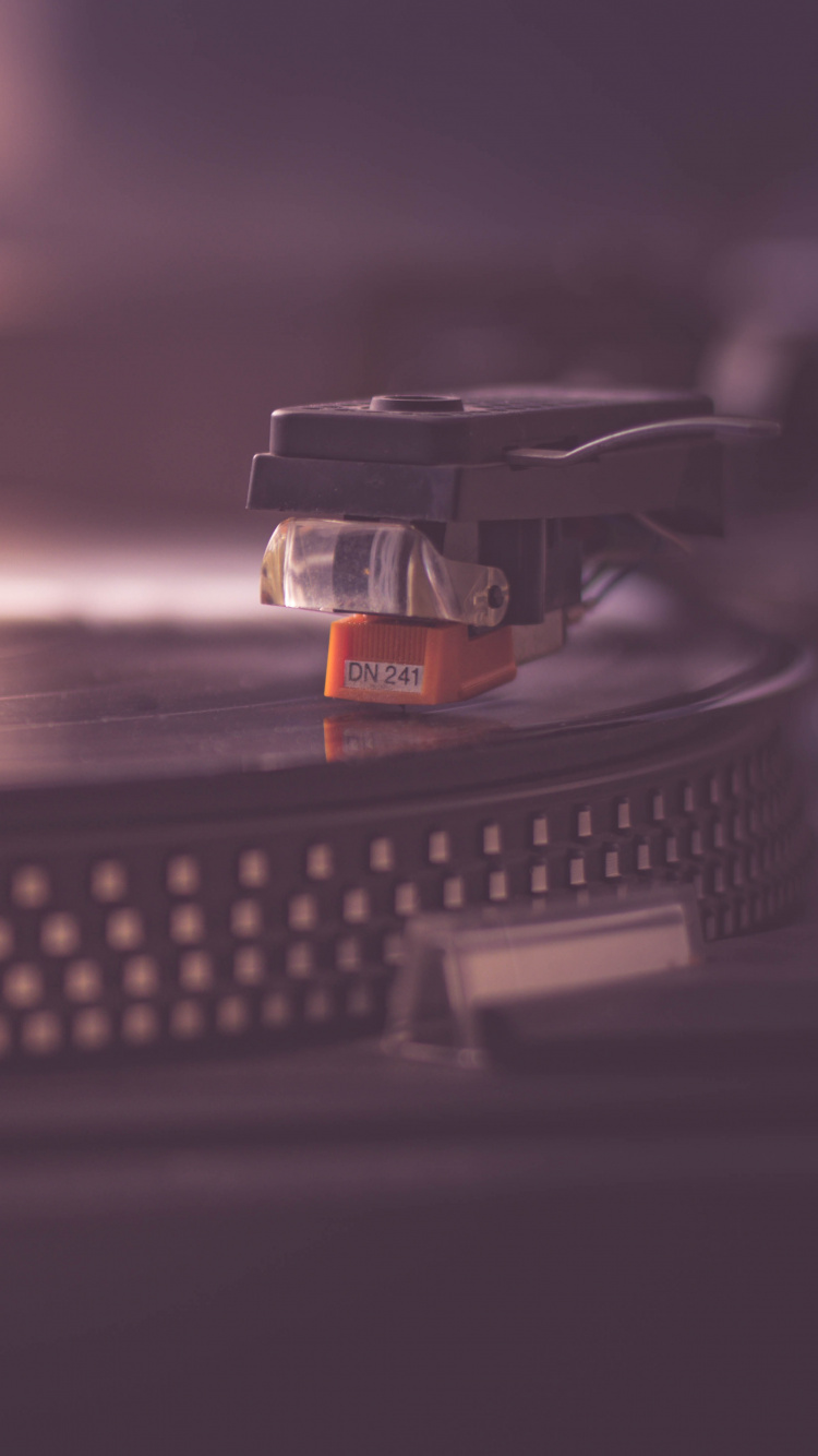 Обои грампластинка, свет, электроника, звуковое оборудование, облако в разрешении 750x1334