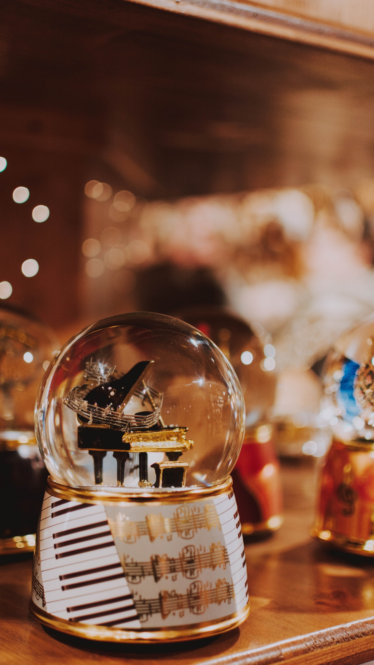 Обои apple, игры, стекло, ликер, мелодия в разрешении 1440x2560