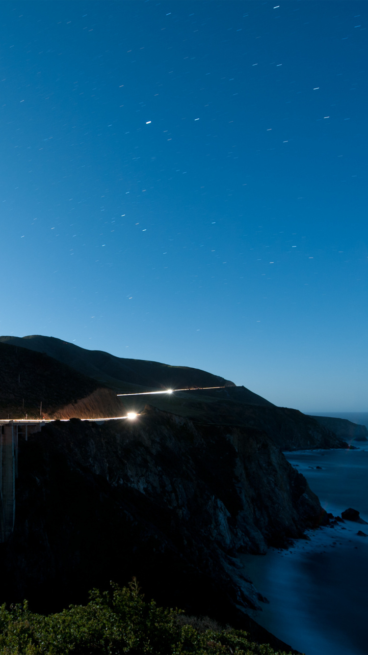 Обои море, ночь, горизонт, побережье, вода в разрешении 750x1334