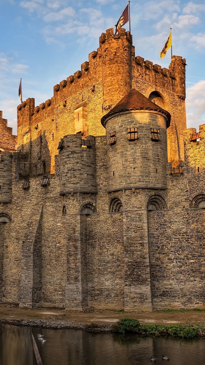 Обои гравенстен, замок, дворец, фортификация, ров в разрешении 720x1280