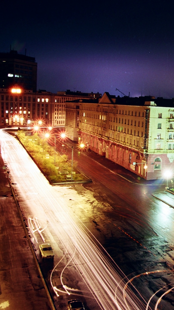 Обои ночь, город, ориентир, архитектура, городской район в разрешении 720x1280