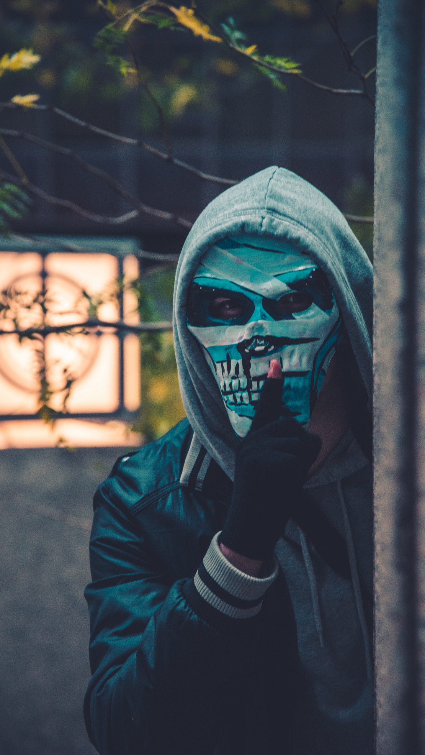 Обои костюм, лицо, голова, прохлада, головной убор в разрешении 1440x2560