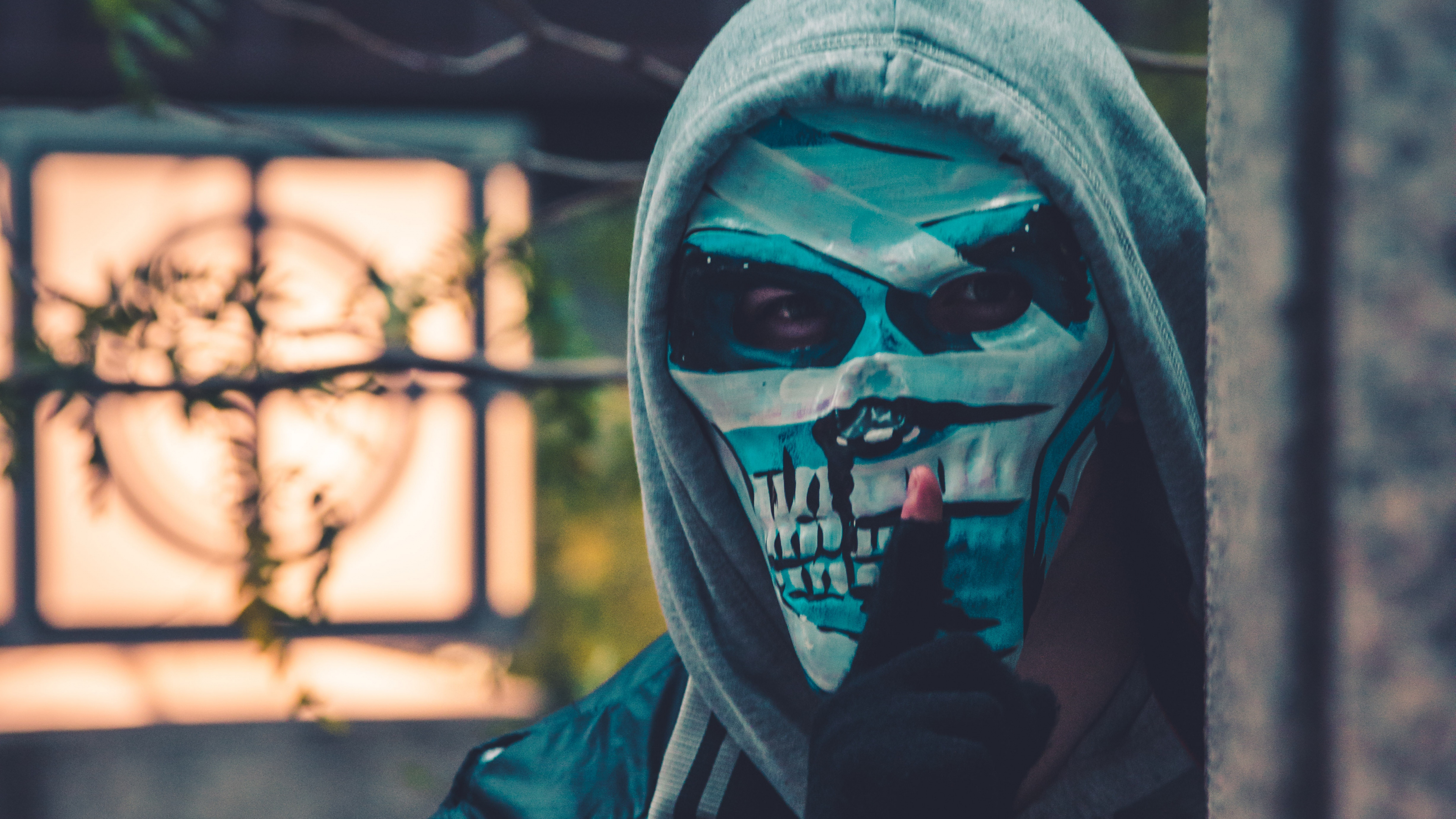 Обои костюм, лицо, голова, прохлада, головной убор в разрешении 3840x2160