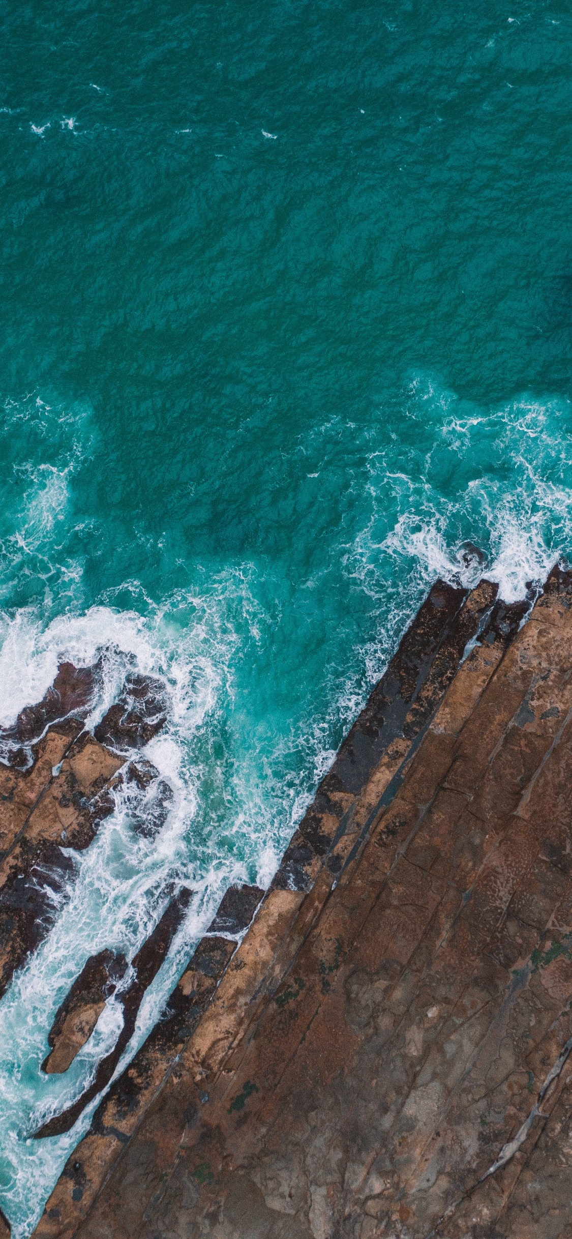 Обои берег, пиратство, океан, синий, бирюза в разрешении 1125x2436