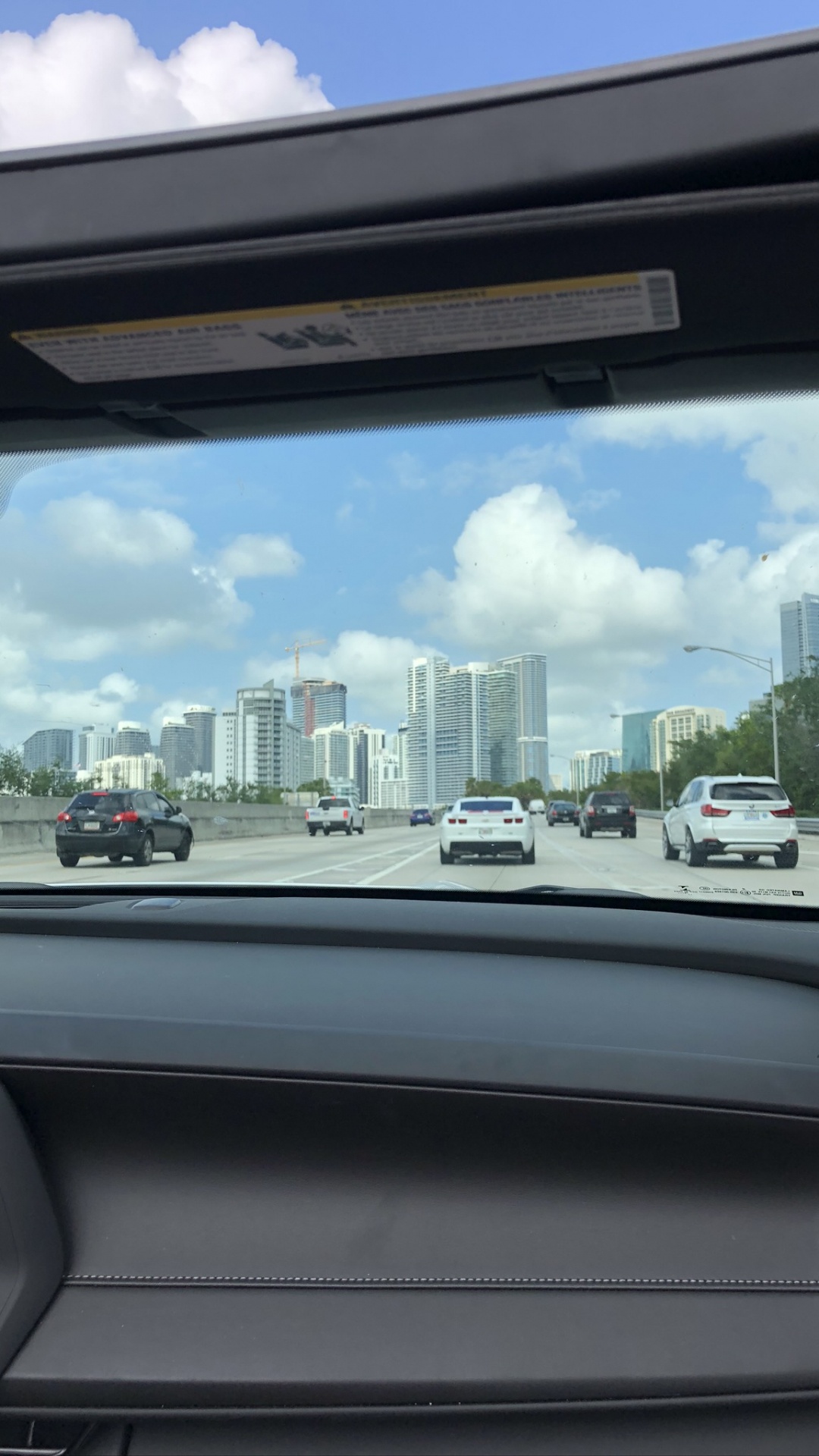 Обои семейный автомобиль, Король, компактный автомобиль, автомобиль среднего размера, автомобильное зеркало в разрешении 1080x1920