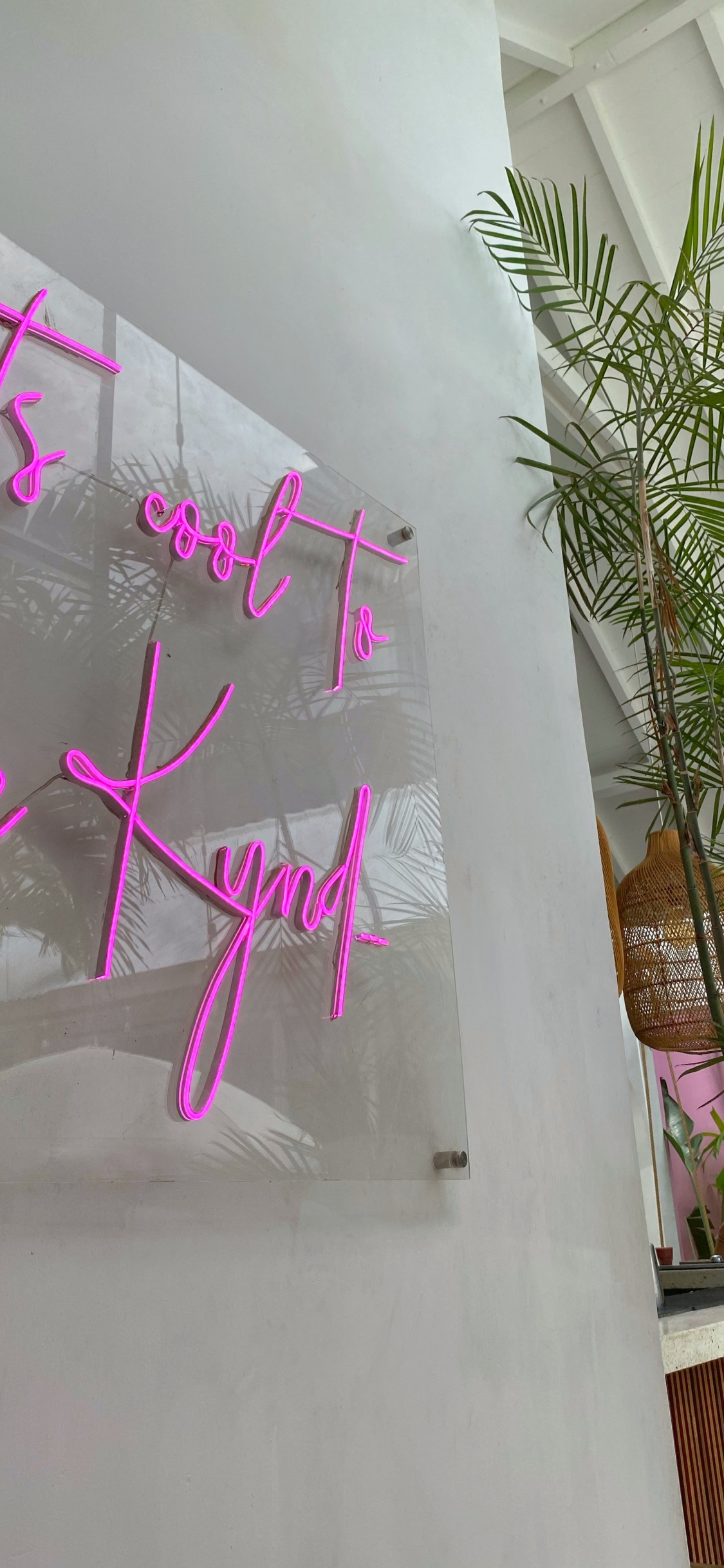 Обои стена, дизайн, пурпурный цвет, розовый, пурпур в разрешении 1125x2436