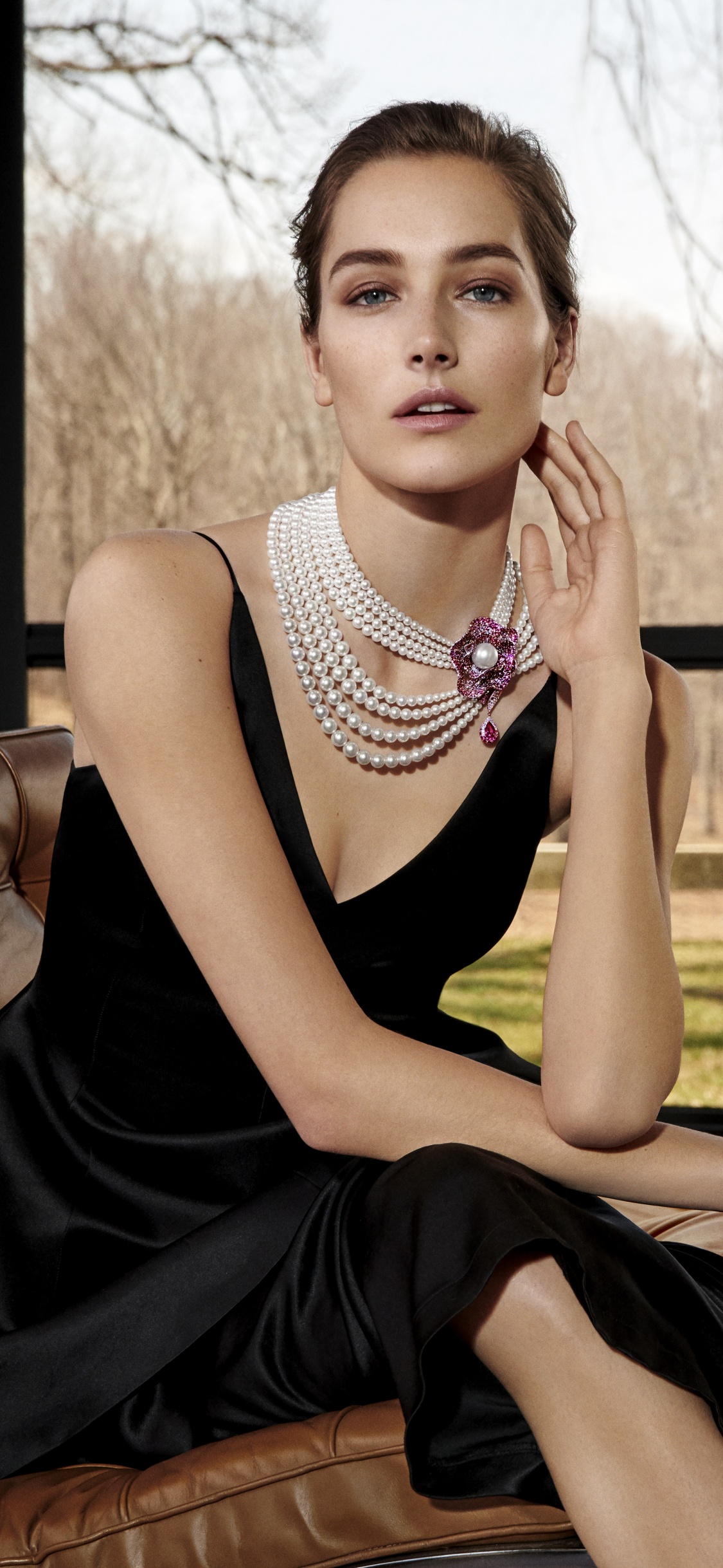 Обои ожерелье, ювелирные изделия, жемчужина, серьга, драгоценный камень в разрешении 1125x2436