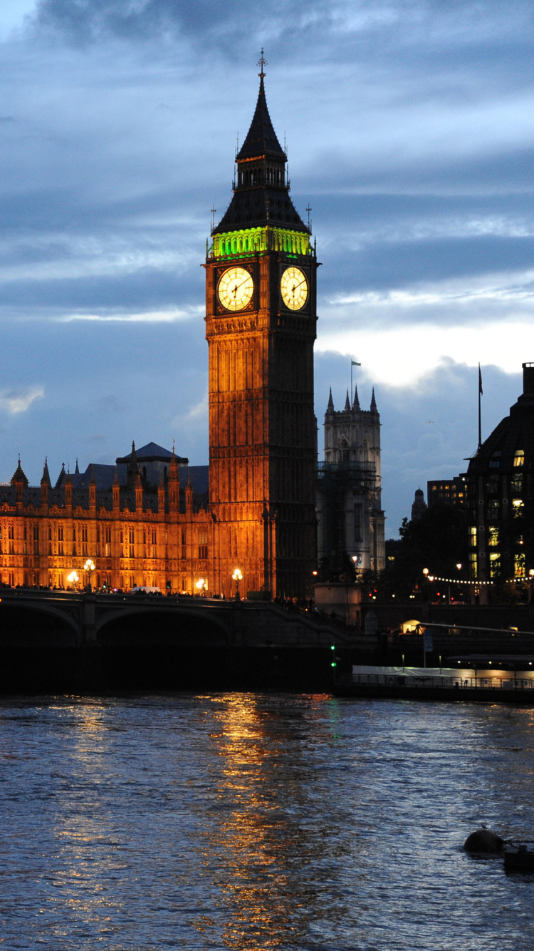 Обои здание парламента, ориентир, вышка, отражение, водный путь в разрешении 750x1334