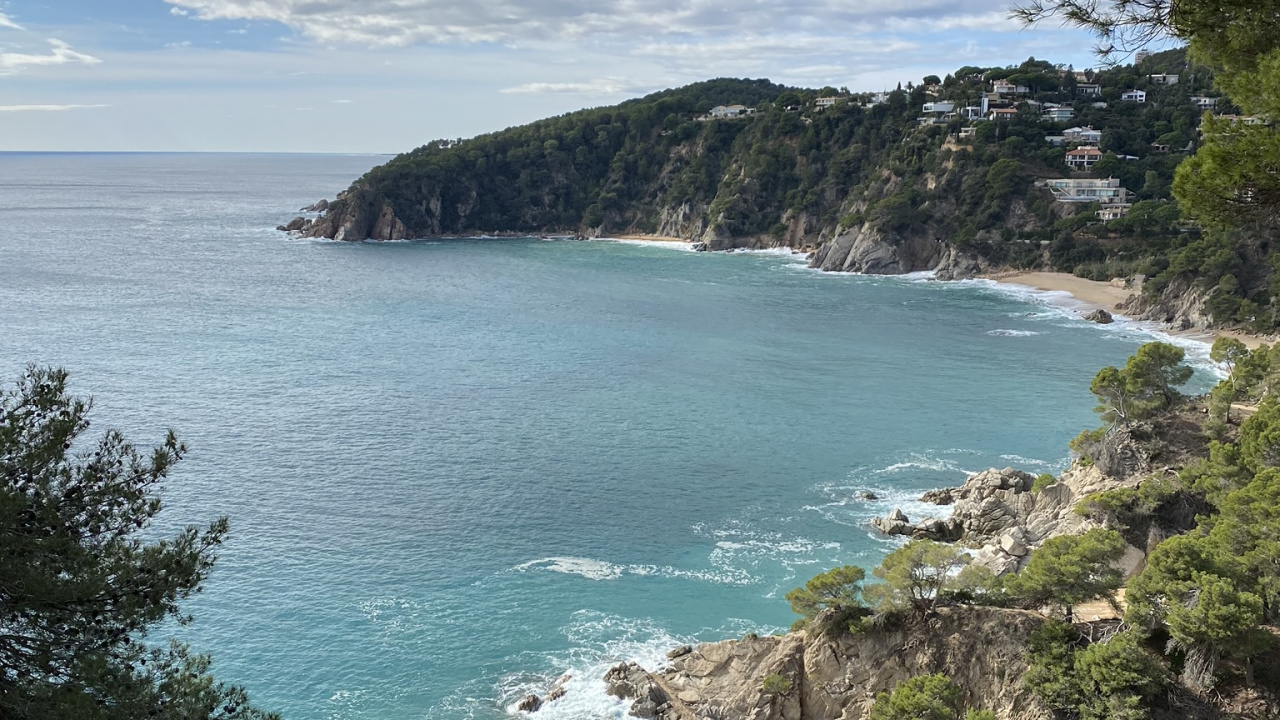 Обои побережье, водоем, дорога, природа, горный рельеф в разрешении 1280x720