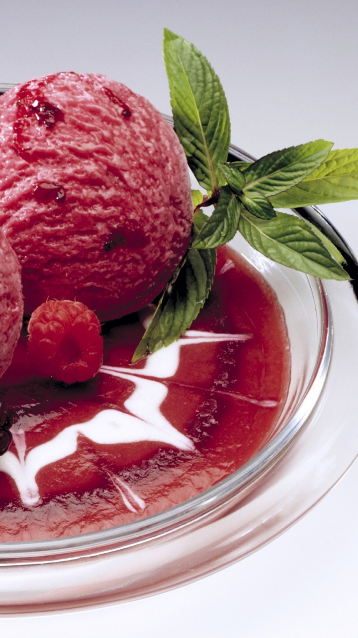Обои Клубничное мороженое, шербет, пломбир, пища, замороженный десерт в разрешении 720x1280