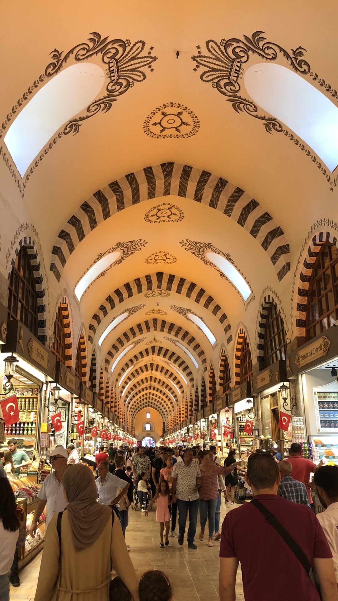 Обои Стамбул, базар, туризм, достопримечательность, освещение в разрешении 1080x1920