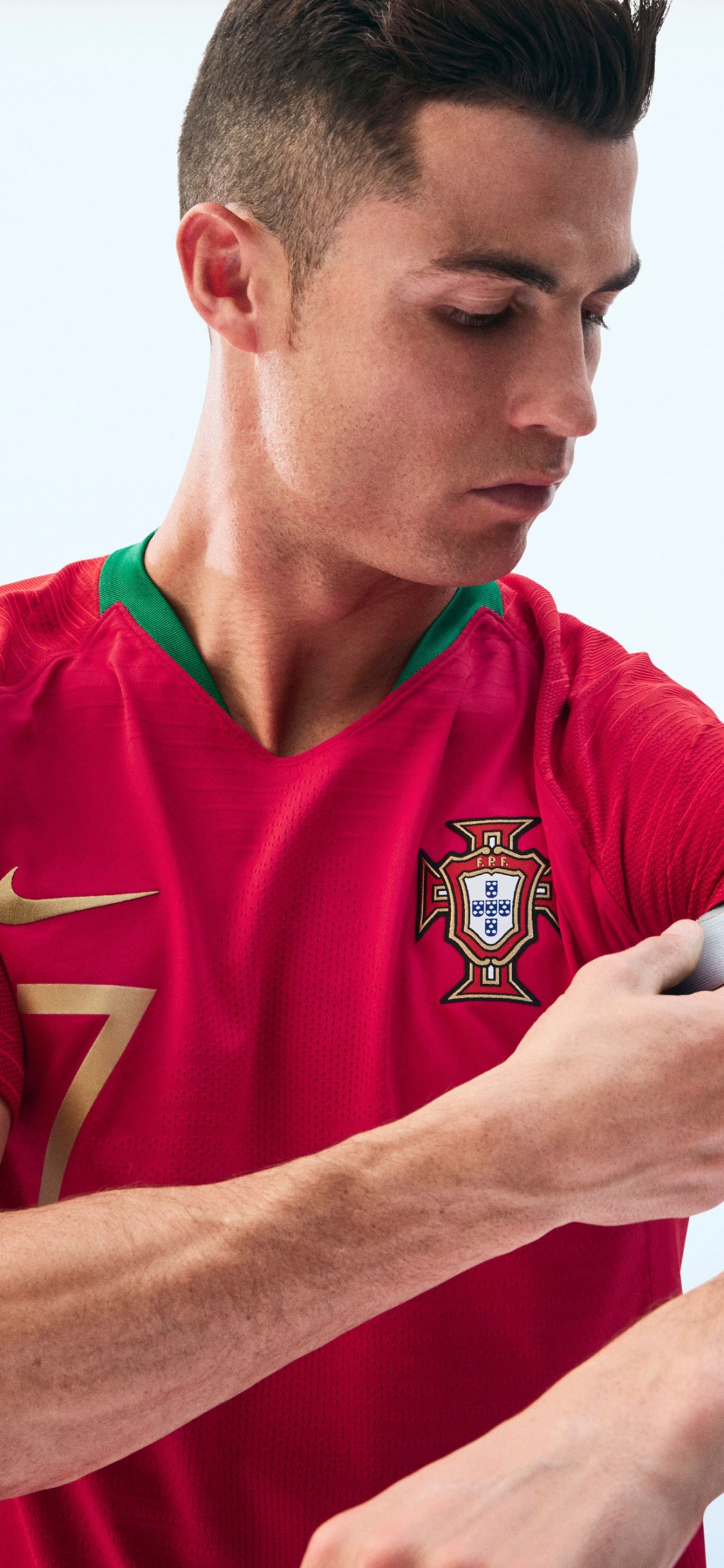 Обои Кристиано Роналдо, ЧМ 2018, Джерси, комплект, плечо в разрешении 1125x2436