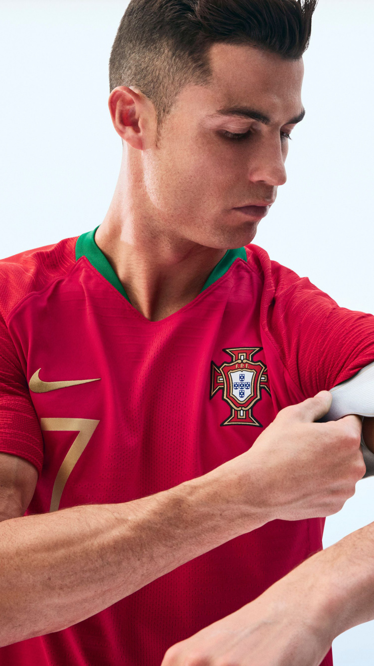 Обои Кристиано Роналдо, ЧМ 2018, Джерси, комплект, плечо в разрешении 750x1334
